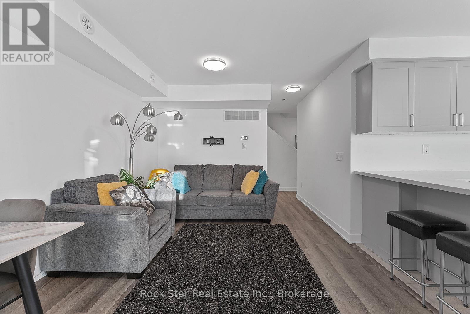 5 - 185 Veterans Drive, Brampton, Ontario L7A 5L2 - Photo 8 - W12471762