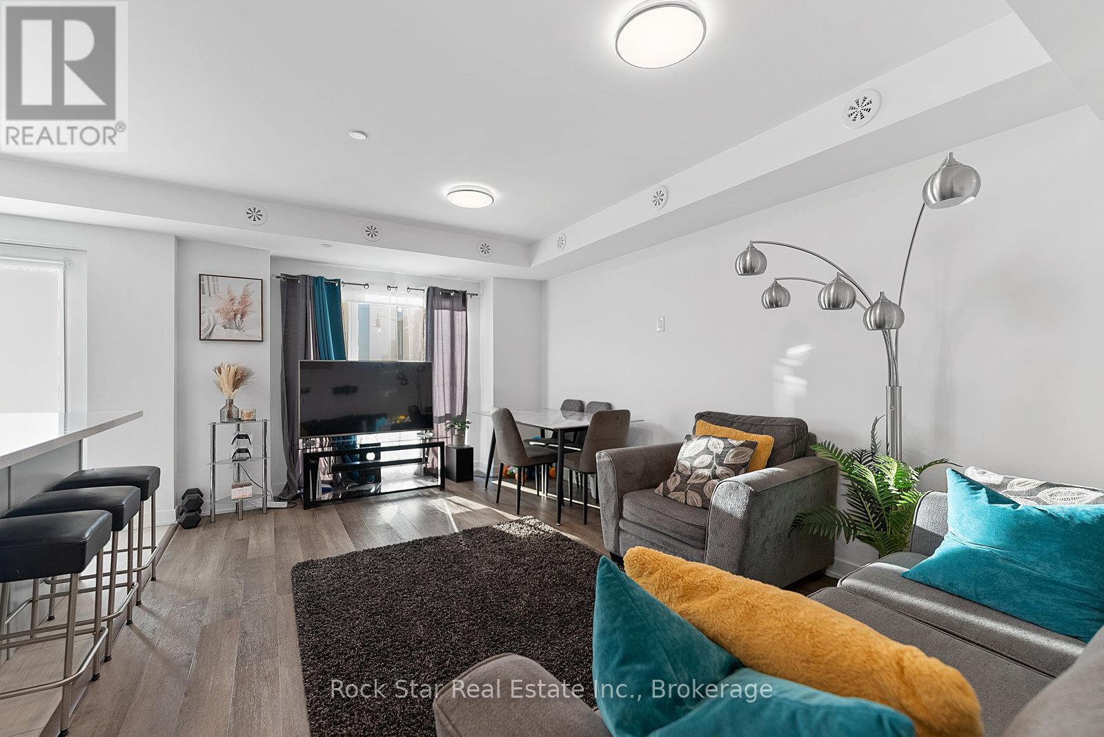 5 - 185 Veterans Drive, Brampton, Ontario L7A 5L2 - Photo 5 - W12471762