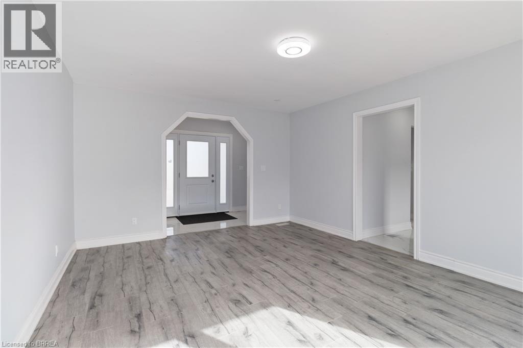 8 War Road, Brantford, Ontario  N3T 5L6 - Photo 21 - 40788048