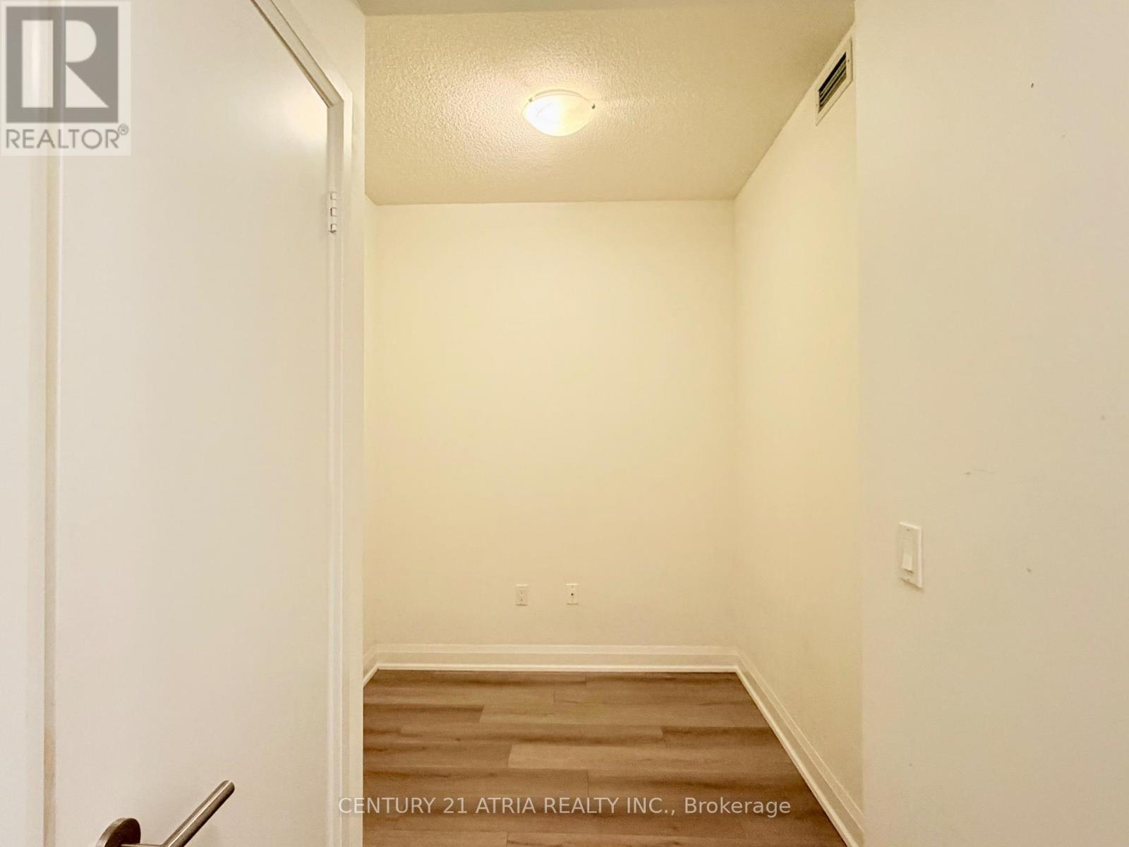 201 - 160 Vanderhoof Avenue, Toronto, Ontario  M4G 0B7 - Photo 14 - C12541290