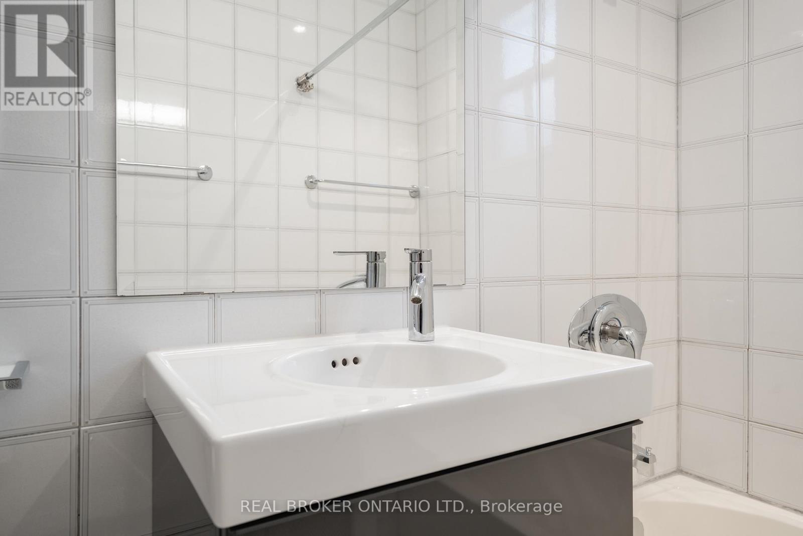 308 - 480 Oriole Parkway, Toronto, Ontario  M5P 2H8 - Photo 17 - C12541302