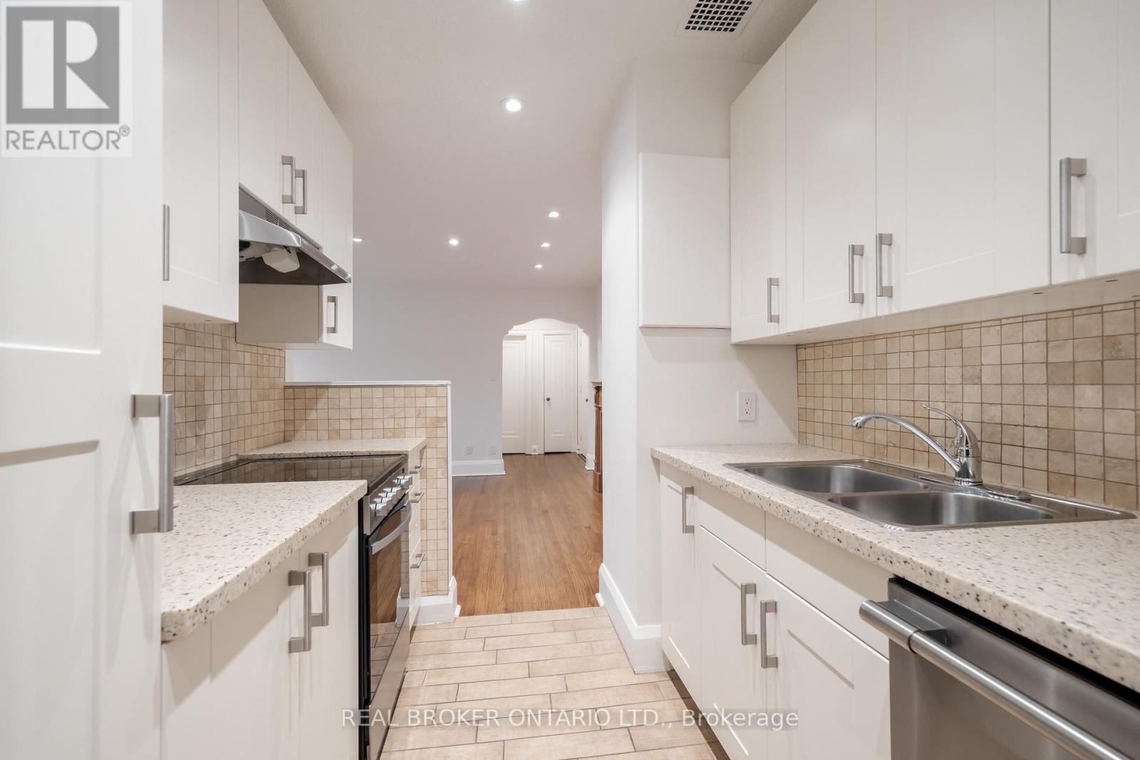 308 - 480 Oriole Parkway, Toronto, Ontario  M5P 2H8 - Photo 9 - C12541302