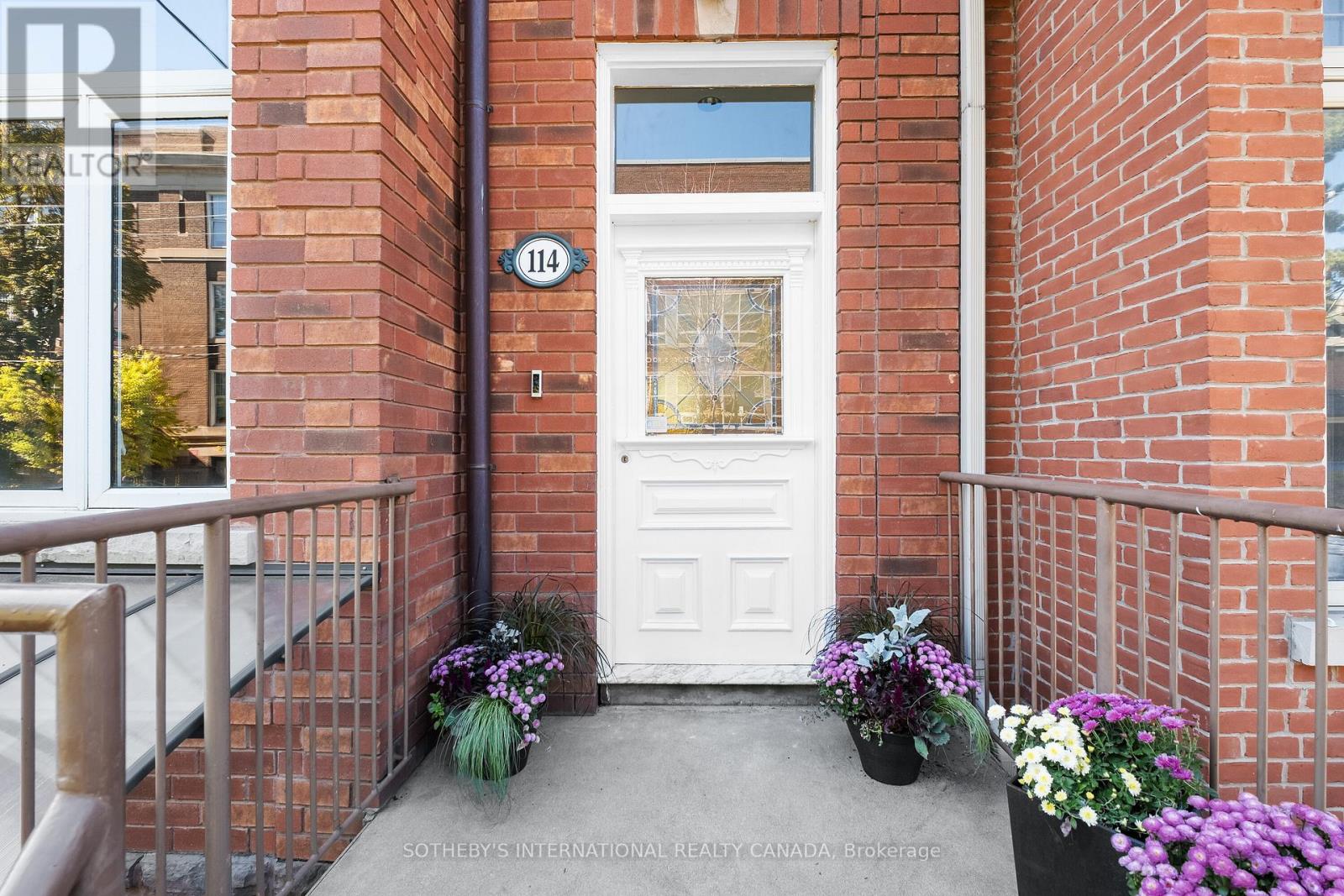 114 Margueretta Street, Toronto, Ontario  M6H 3S3 - Photo 4 - C12541368