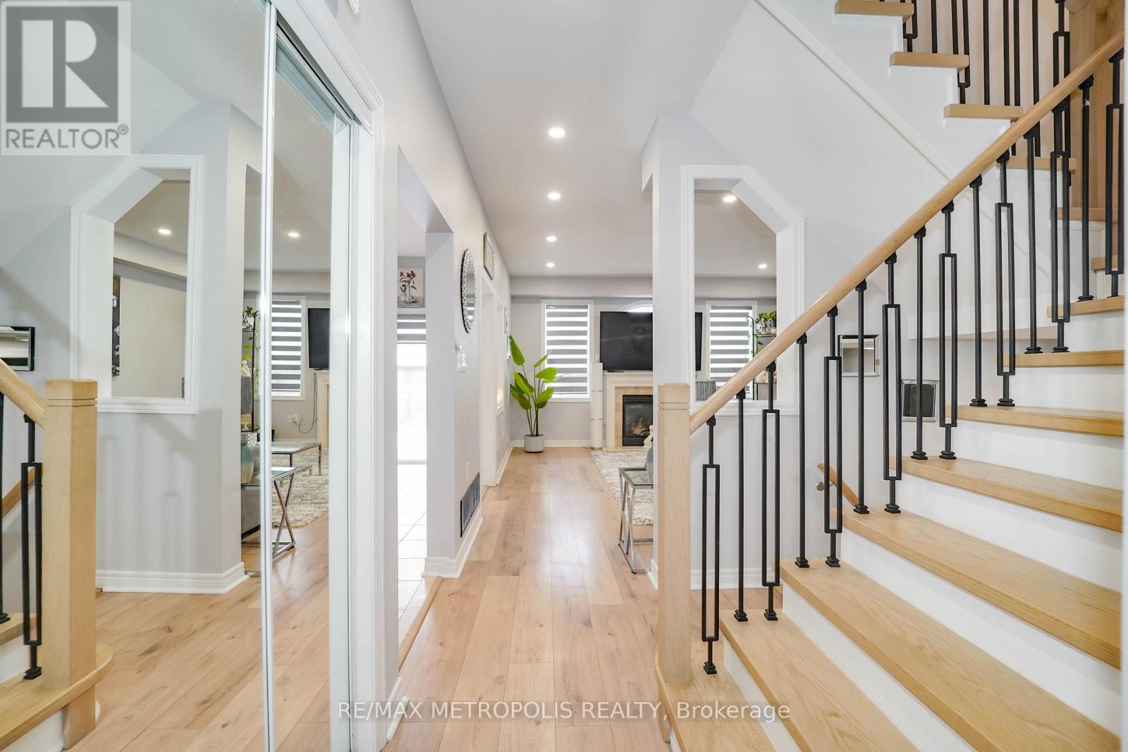 67 Kenilworth Crescent, Whitby, Ontario  L1M 2M7 - Photo 12 - E12541224