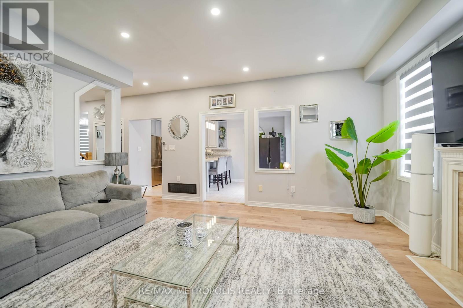 67 Kenilworth Crescent, Whitby, Ontario  L1M 2M7 - Photo 14 - E12541224