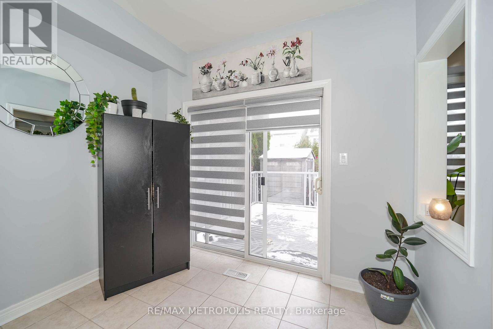 67 Kenilworth Crescent, Whitby, Ontario  L1M 2M7 - Photo 17 - E12541224