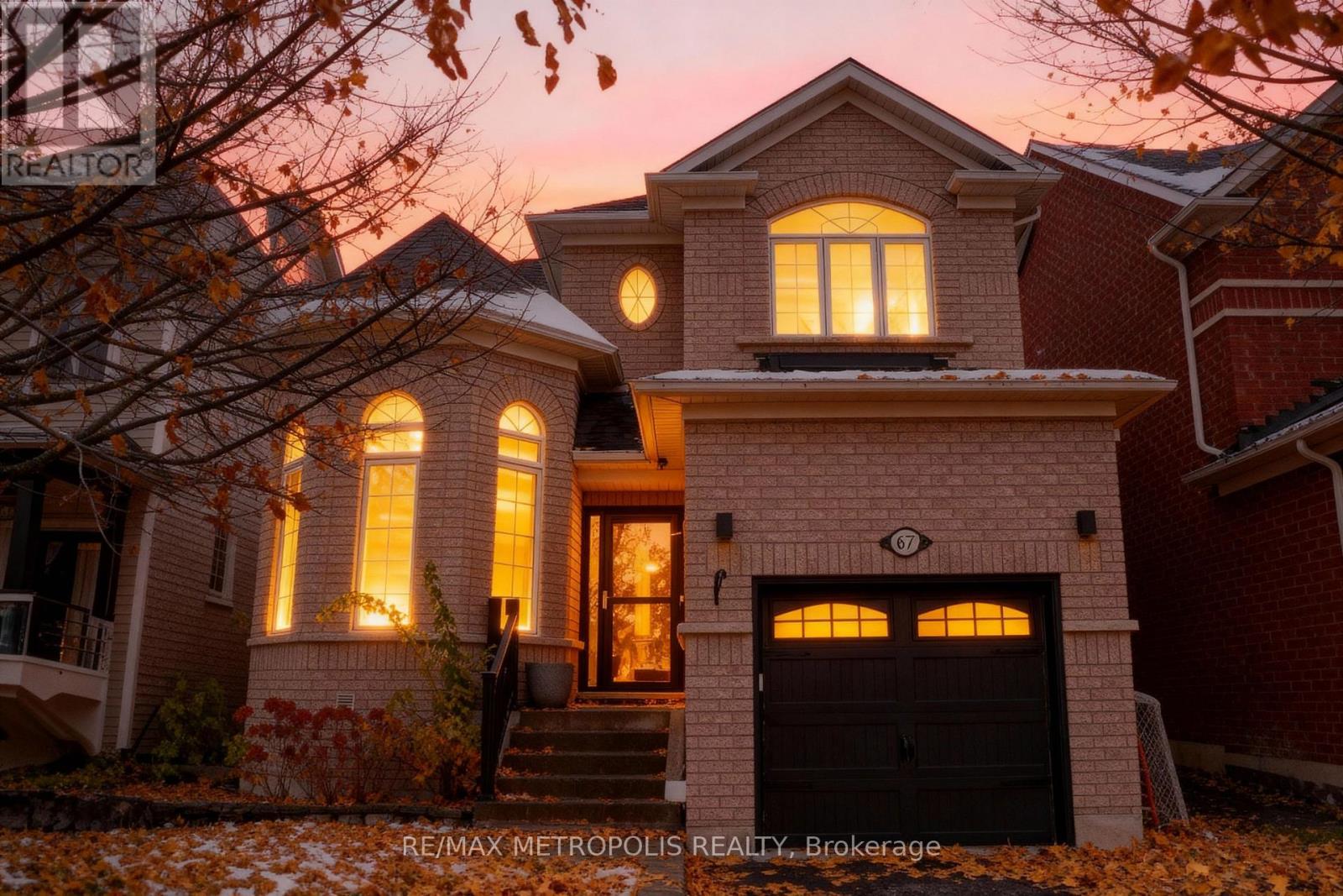 67 Kenilworth Crescent, Whitby, Ontario  L1M 2M7 - Photo 2 - E12541224