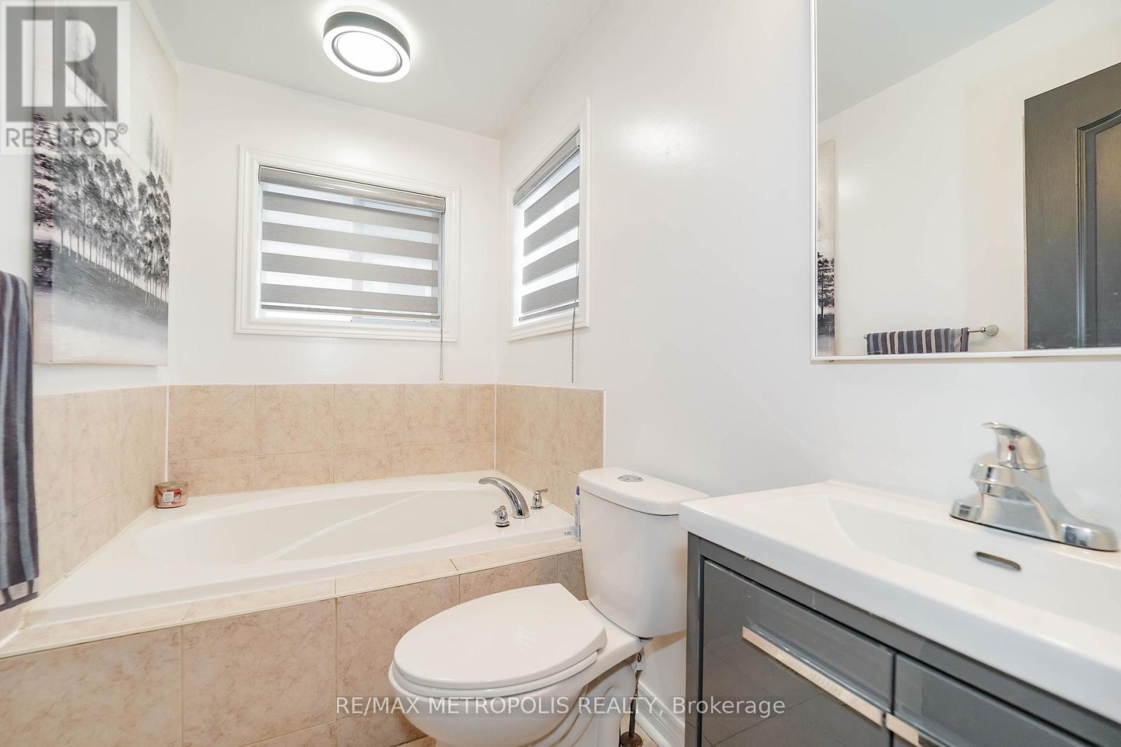 67 Kenilworth Crescent, Whitby, Ontario  L1M 2M7 - Photo 25 - E12541224