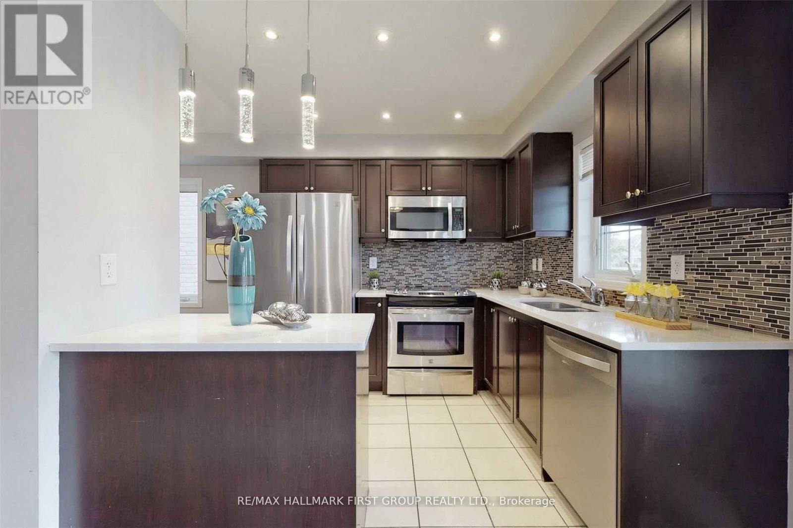 136 Goss Lane, Ajax, Ontario  L1Z 0K8 - Photo 10 - E12541242