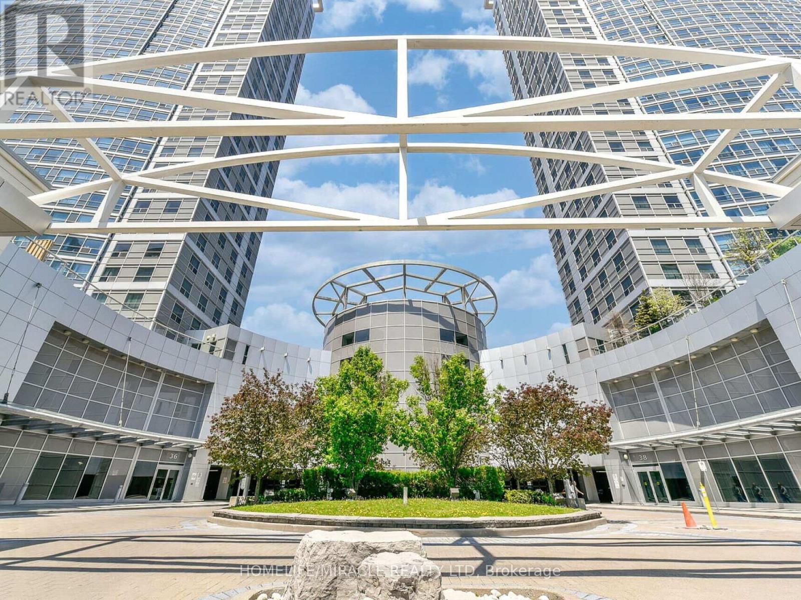 2003 - 38 Lee Centre Drive, Toronto, Ontario  M1H 3J7 - Photo 3 - E12541326