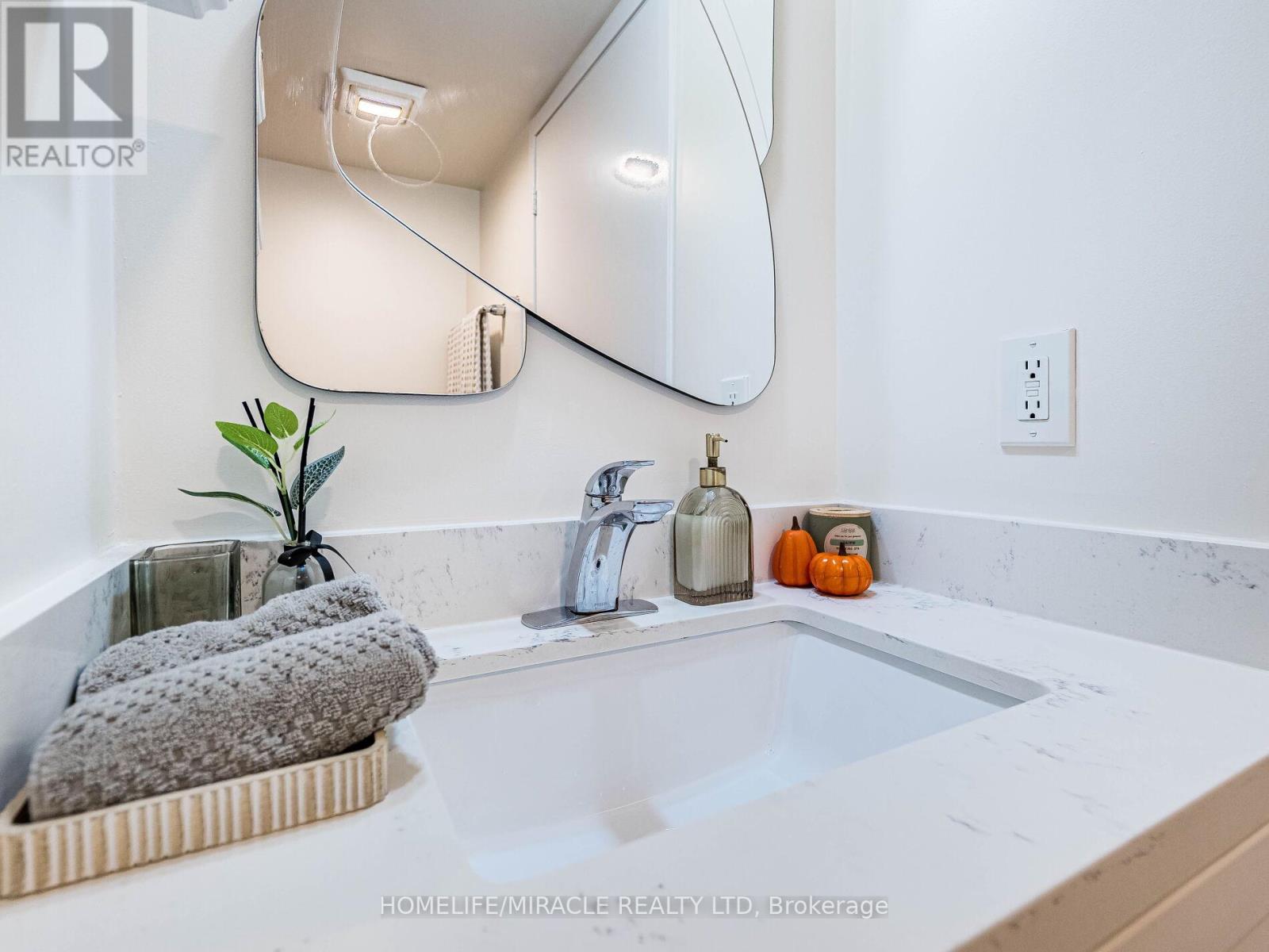 2003 - 38 Lee Centre Drive, Toronto, Ontario  M1H 3J7 - Photo 39 - E12541326