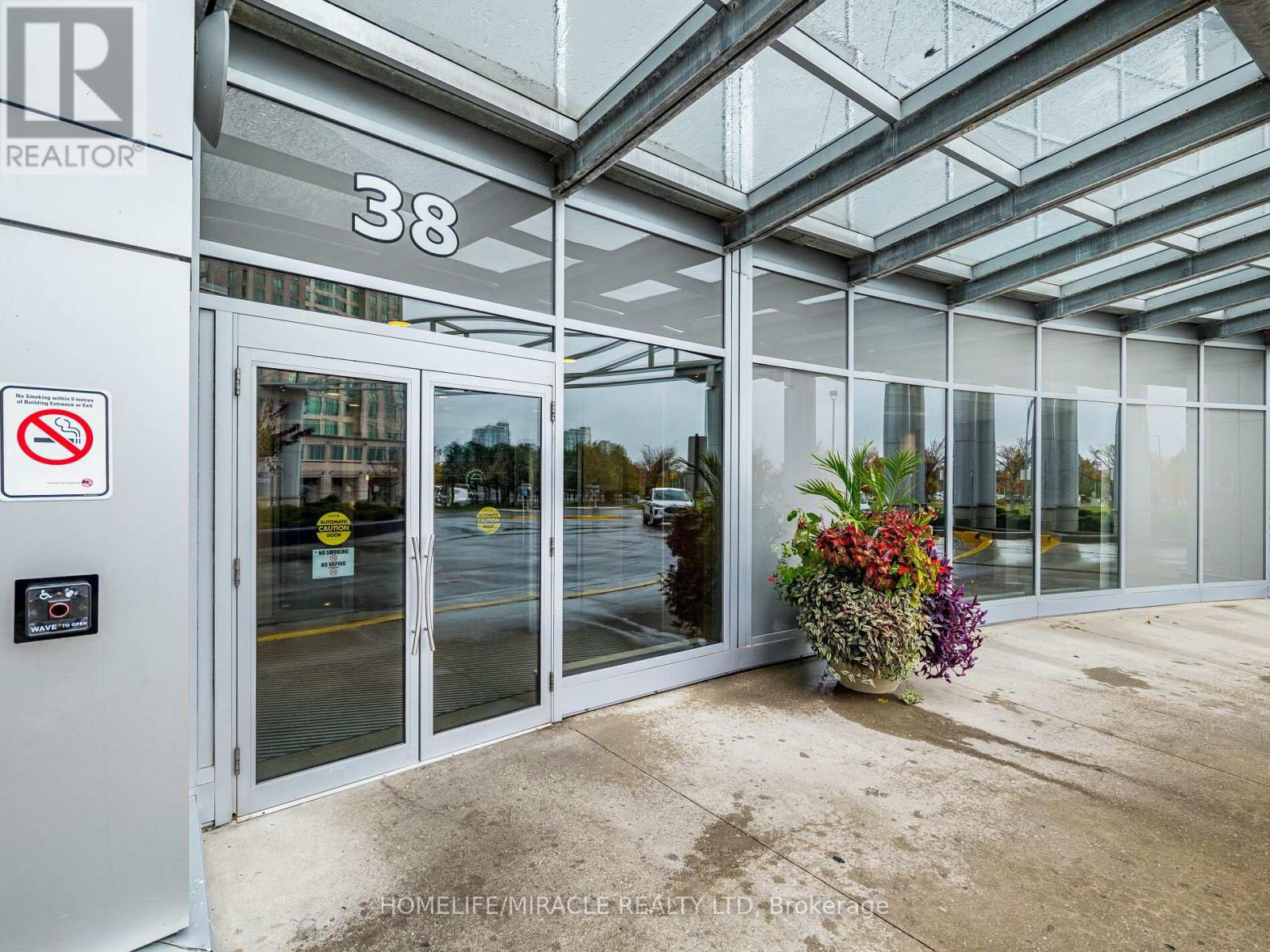 2003 - 38 Lee Centre Drive, Toronto, Ontario  M1H 3J7 - Photo 5 - E12541326