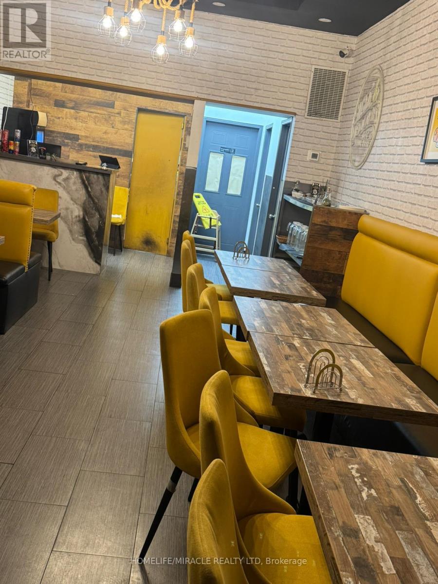 1348 Kennedy Road, Toronto, Ontario  M1P 2L6 - Photo 3 - E12541372