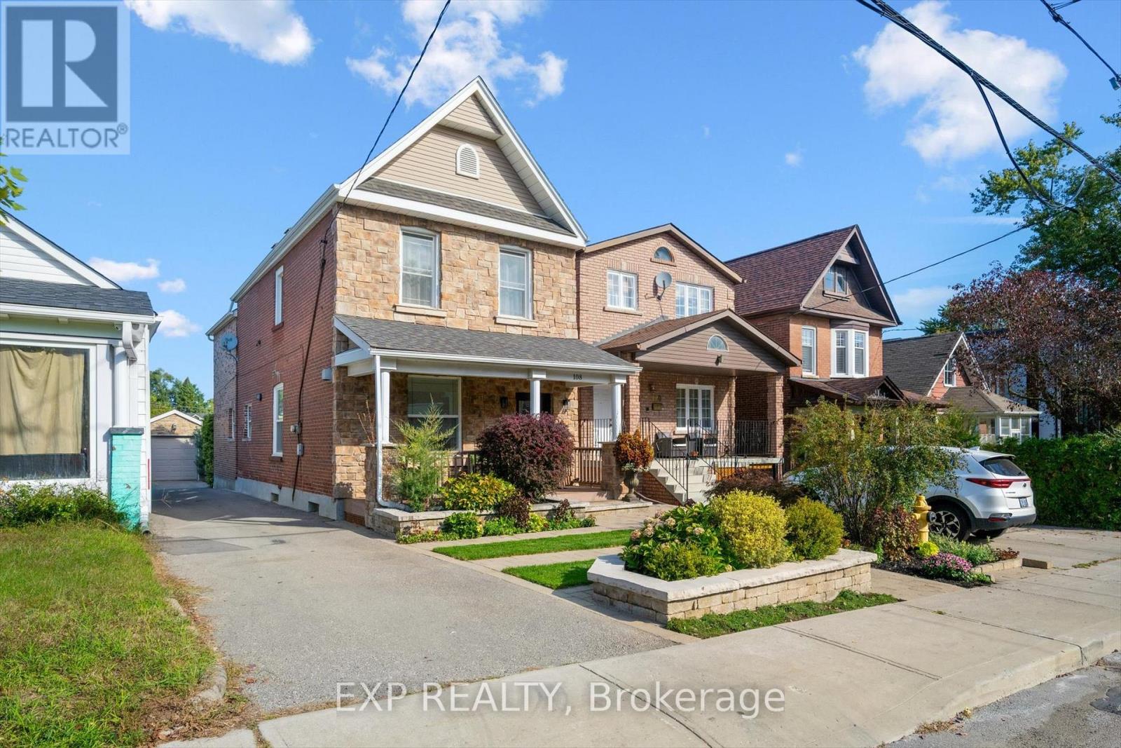 108 Barker Avenue, Toronto, Ontario  M4C 2N9 - Photo 2 - E12541402