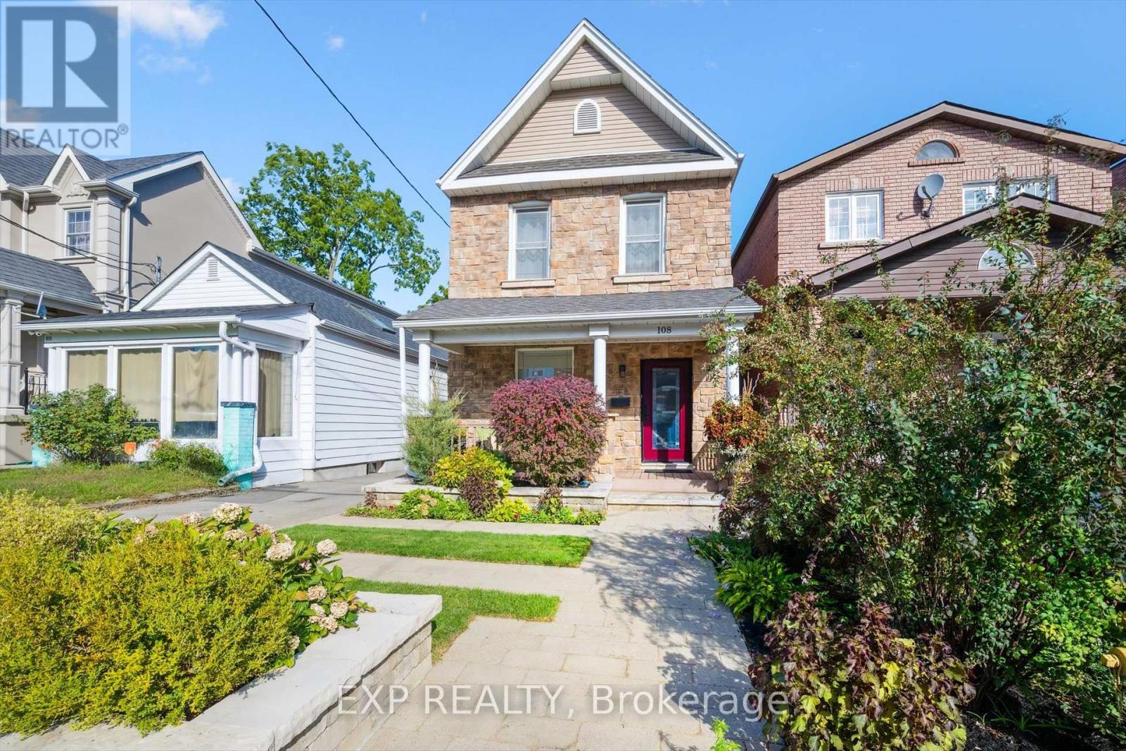108 Barker Avenue, Toronto, Ontario  M4C 2N9 - Photo 3 - E12541402