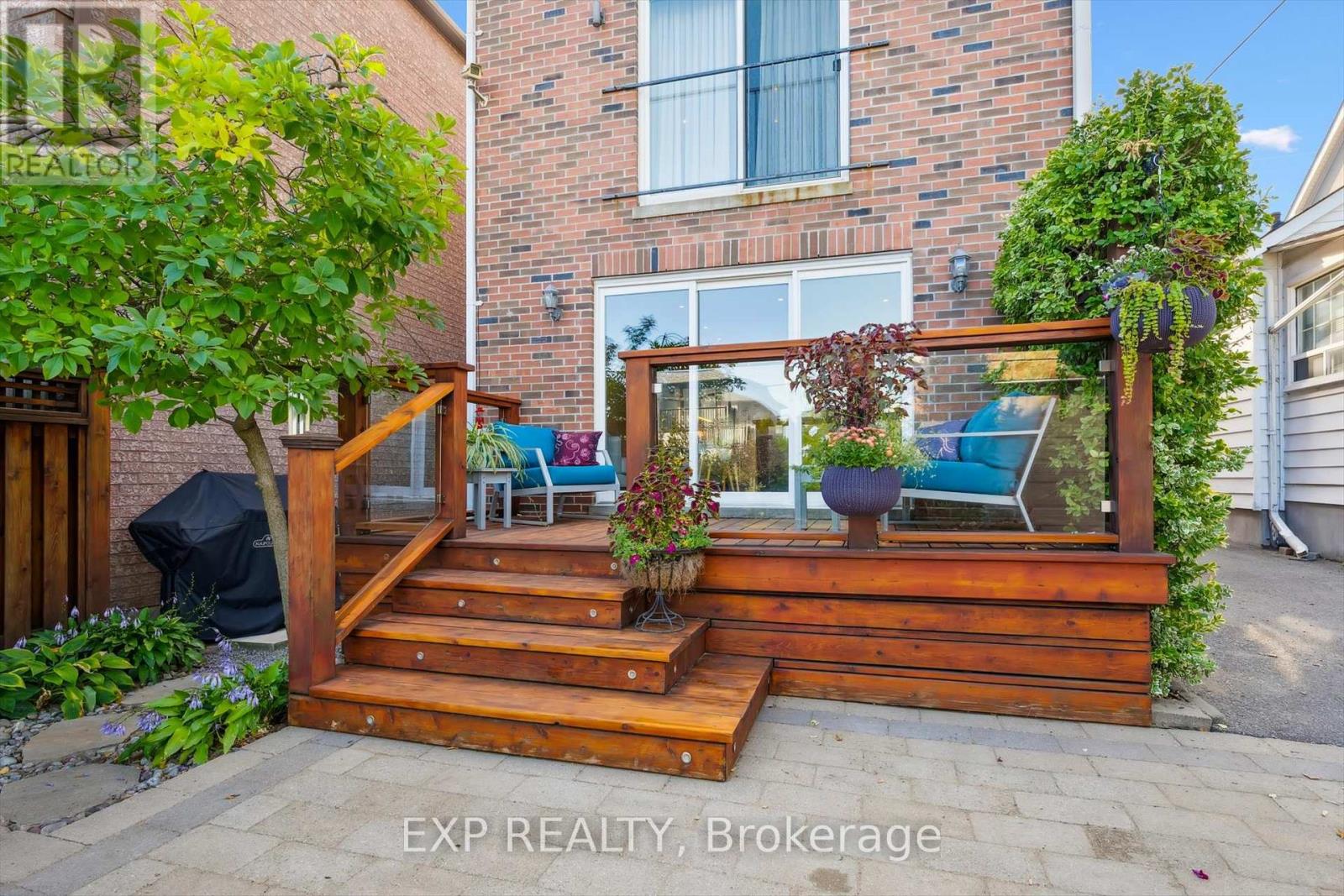 108 Barker Avenue, Toronto, Ontario  M4C 2N9 - Photo 39 - E12541402