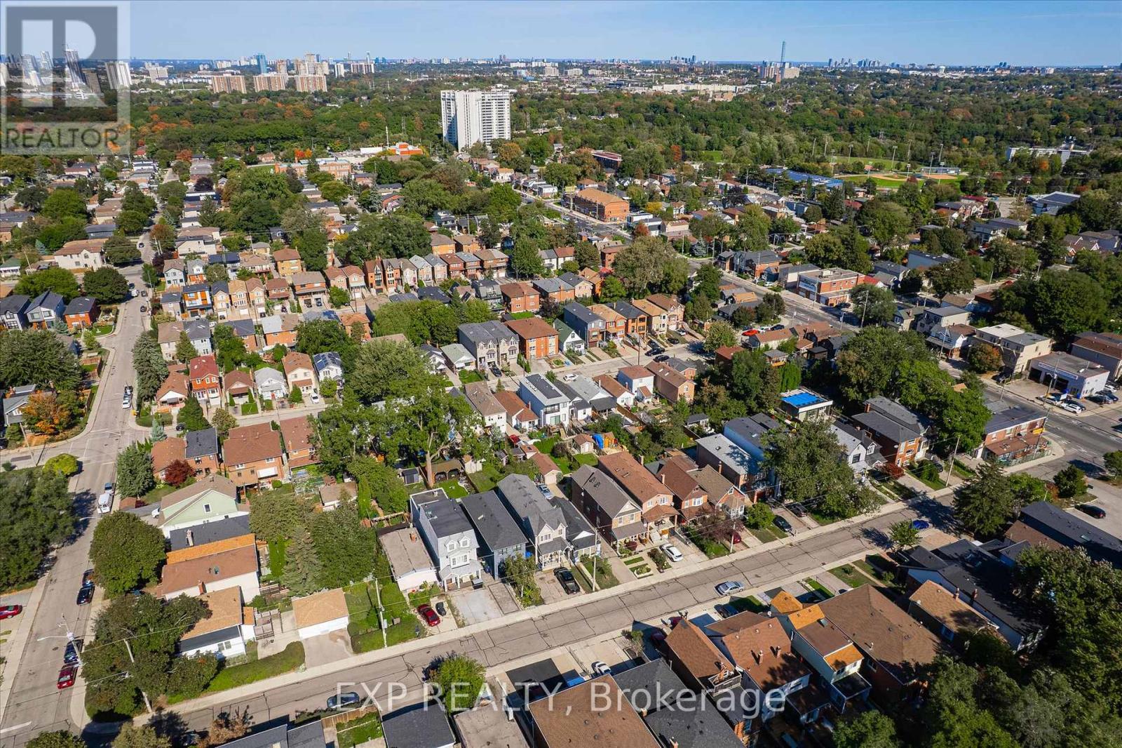 108 Barker Avenue, Toronto, Ontario  M4C 2N9 - Photo 4 - E12541402