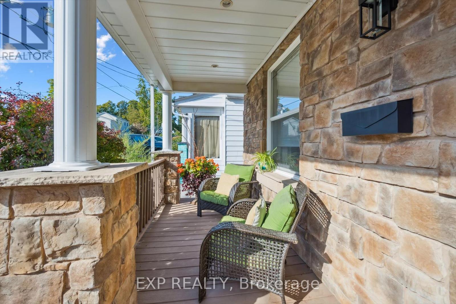 108 Barker Avenue, Toronto, Ontario  M4C 2N9 - Photo 7 - E12541402