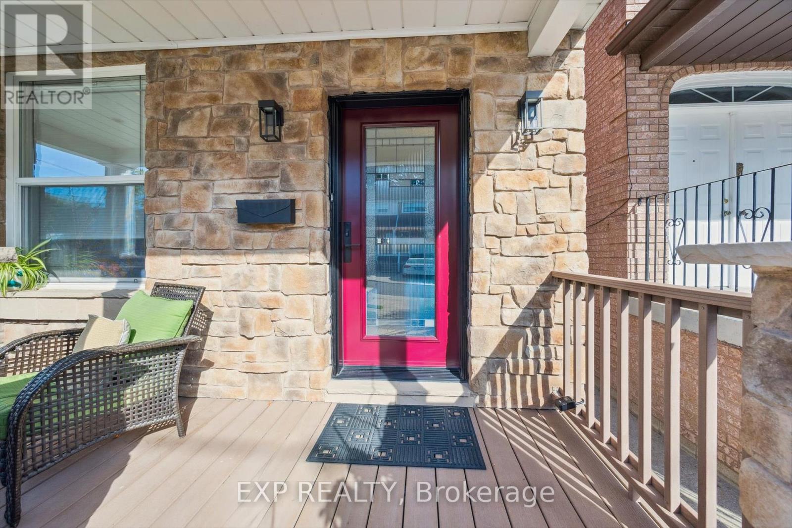 108 Barker Avenue, Toronto, Ontario  M4C 2N9 - Photo 8 - E12541402