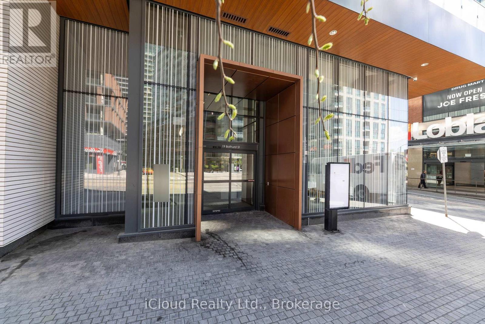 2311 - 19 Bathurst Street, Toronto, Ontario  M5V 0N2 - Photo 2 - C12527028