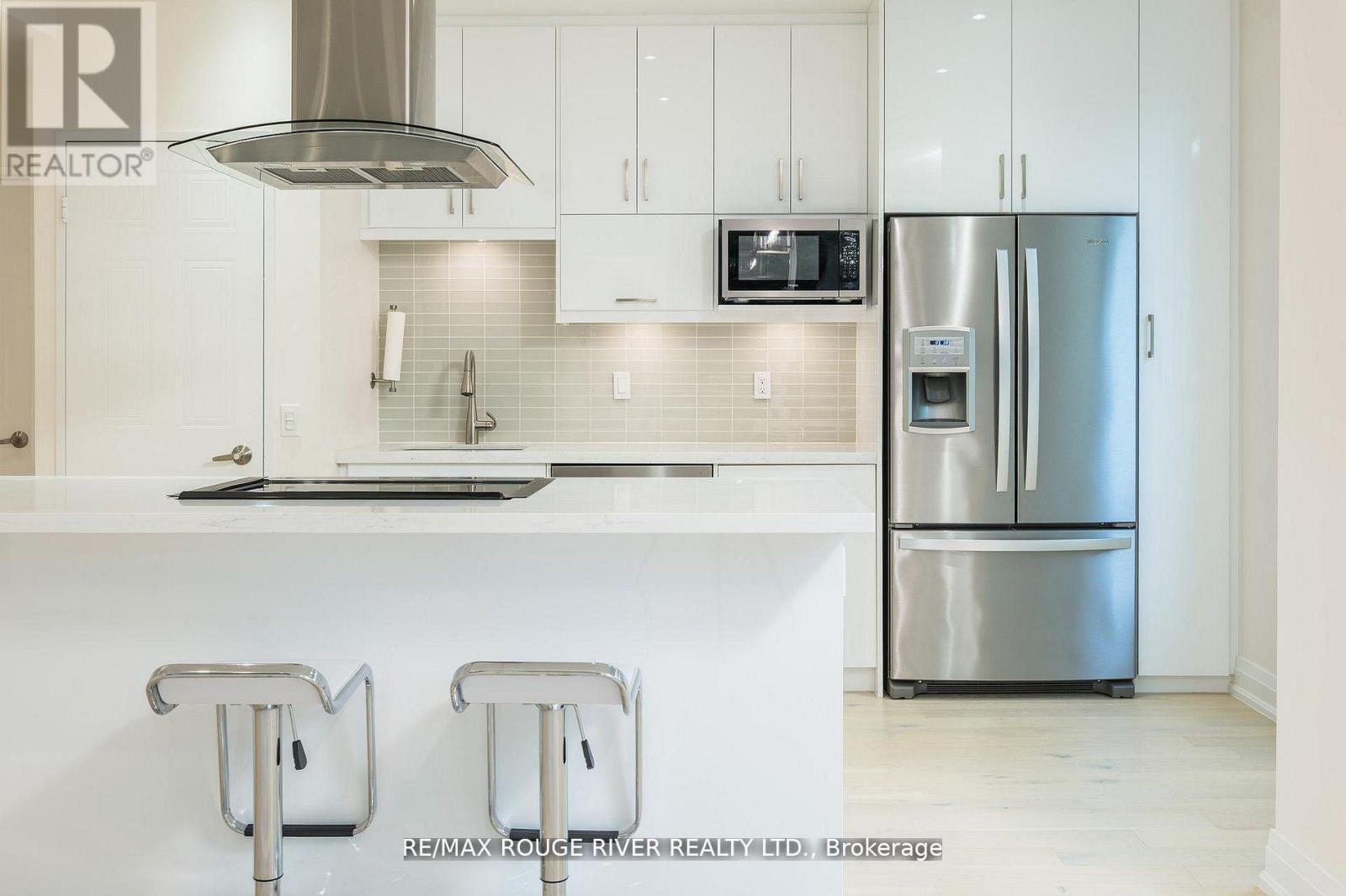 109 - 238 DORIS AVENUE, Toronto, Ontario