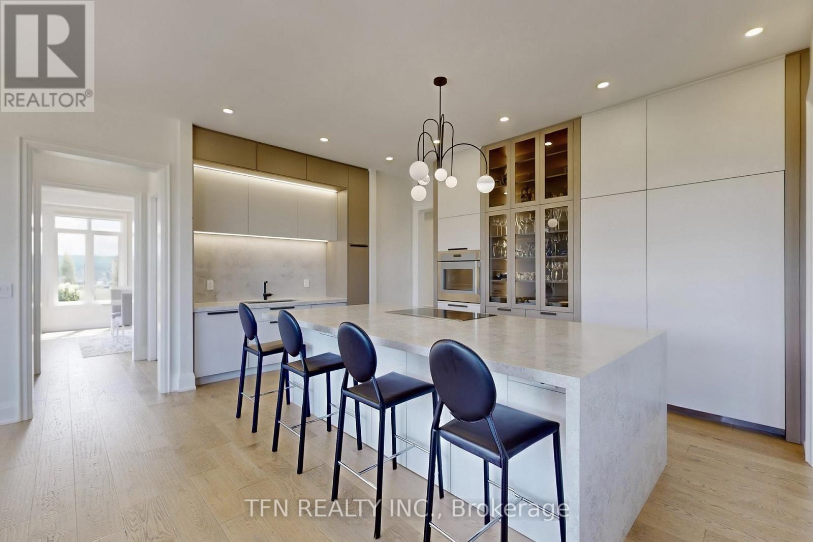 258 Amos Drive, Caledon, Ontario  L7E 4L7 - Photo 10 - W12541034