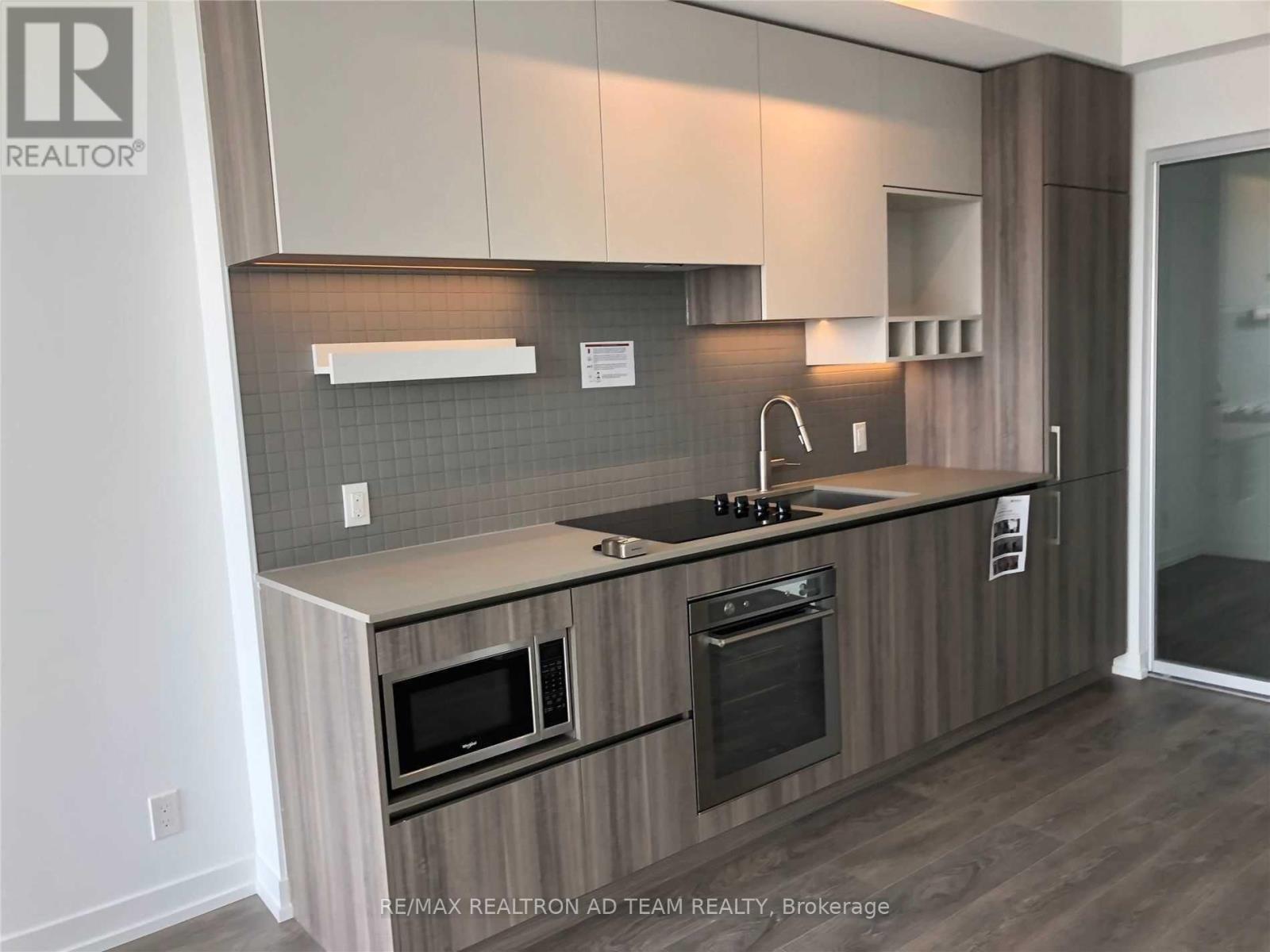 1806 - 5 Buttermill Avenue, Vaughan, Ontario  L4K 0J5 - Photo 4 - N12541162