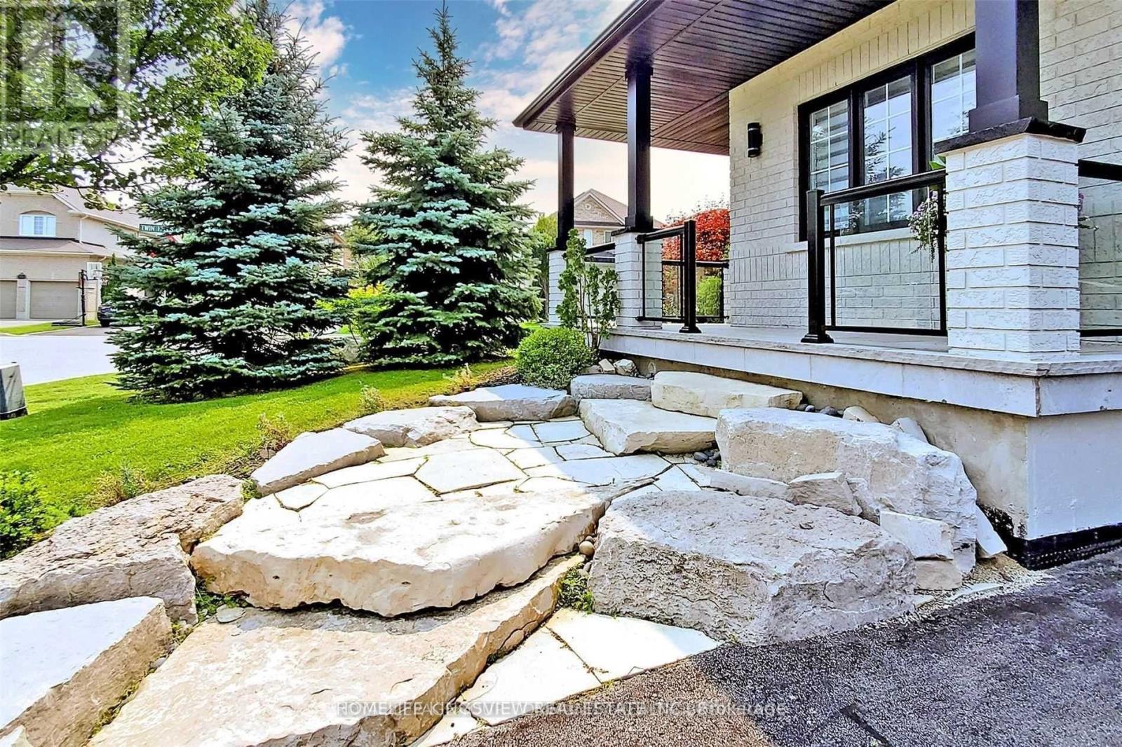 162 Corner Brook Crescent, Vaughan, Ontario  L4H 0H4 - Photo 6 - N12541198