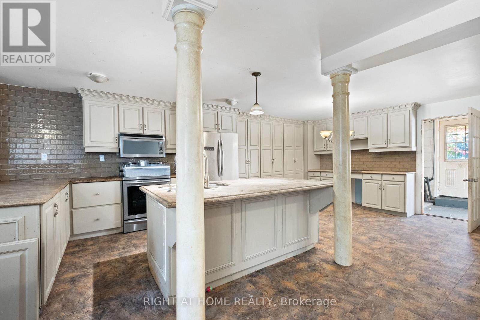 275 Miami Drive, Georgina, Ontario  L4P 2Z5 - Photo 22 - N12541264