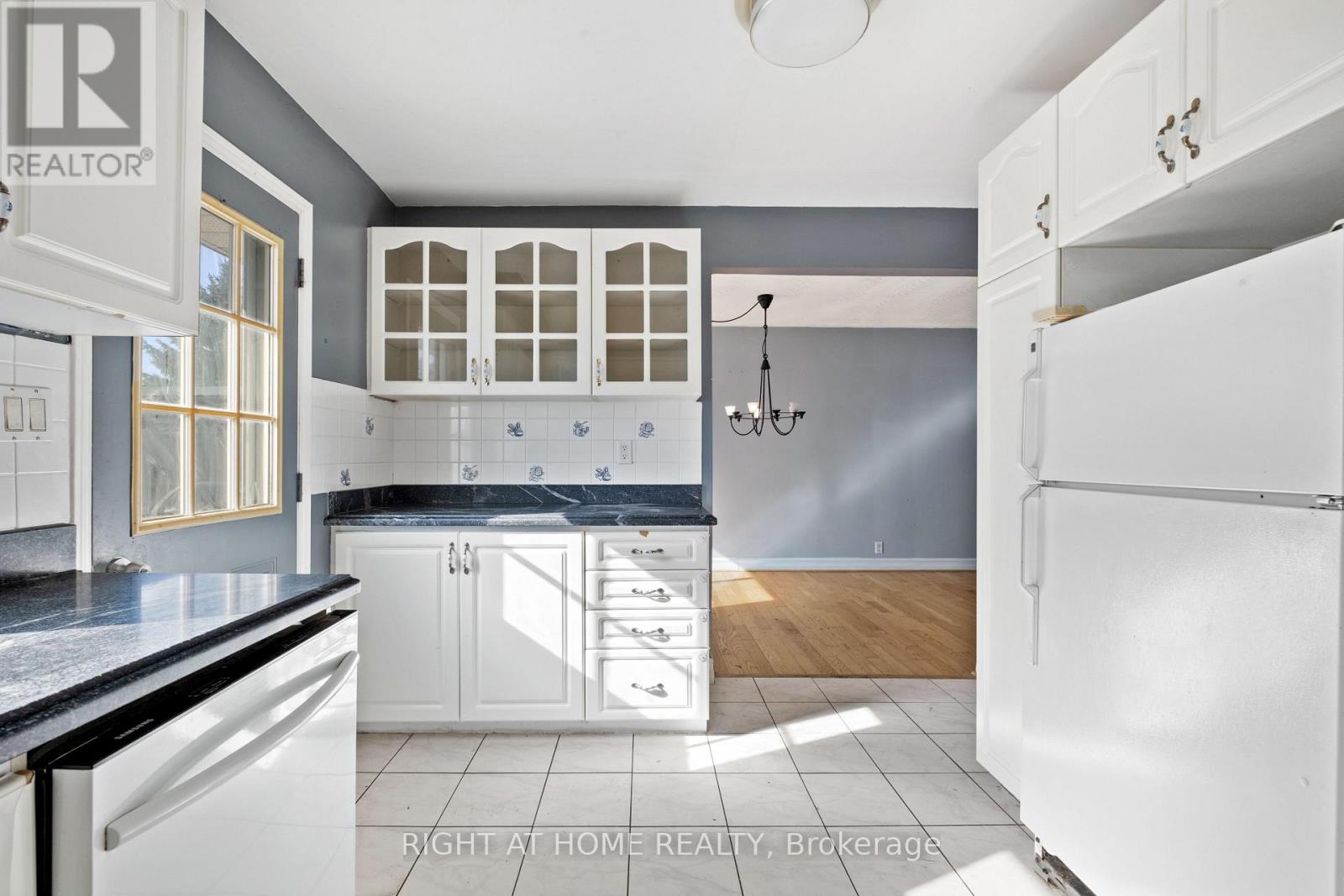 275 Miami Drive, Georgina, Ontario  L4P 2Z5 - Photo 9 - N12541264