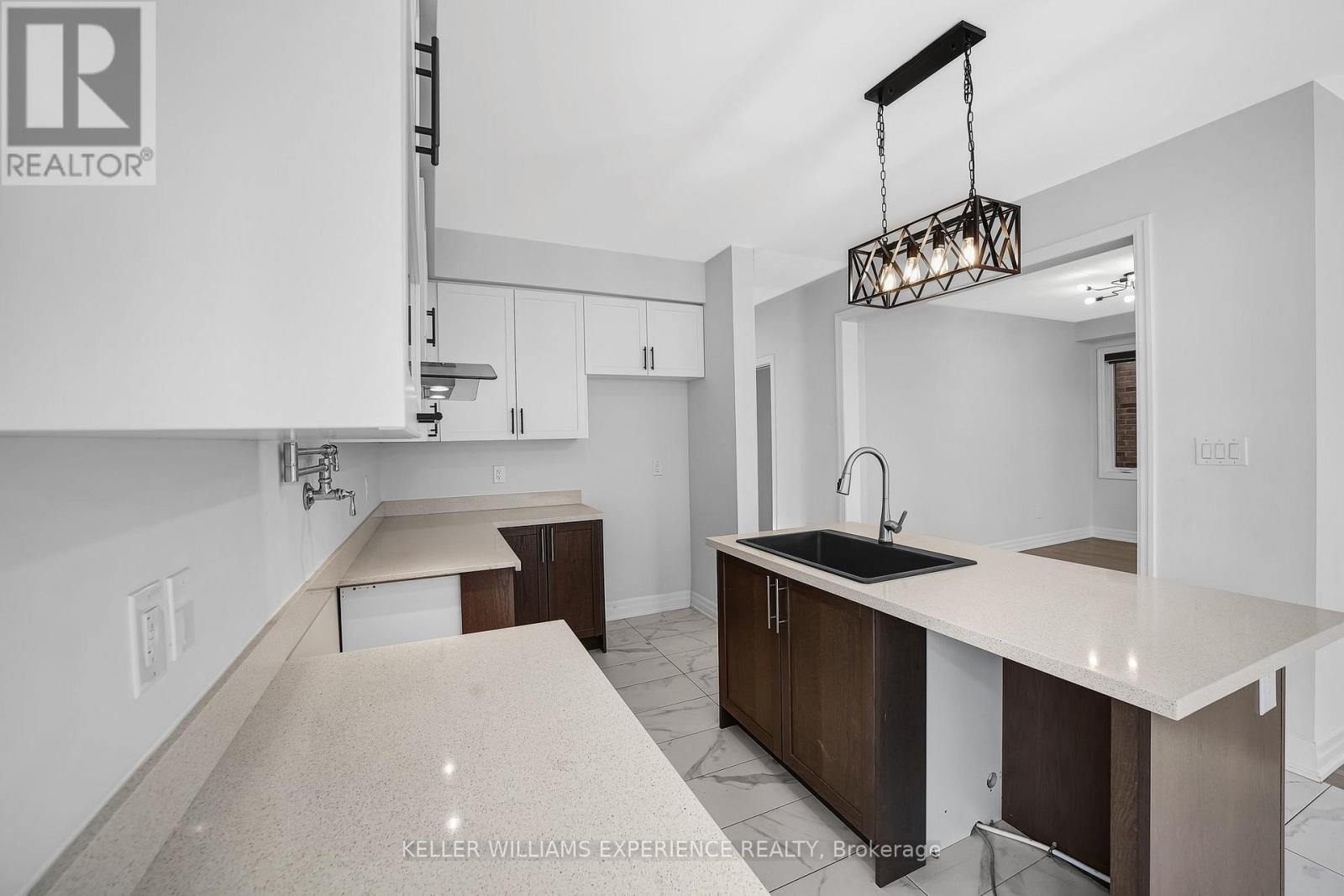 31 Wood Crescent, Essa, Ontario  L3W 0M5 - Photo 10 - N12541282