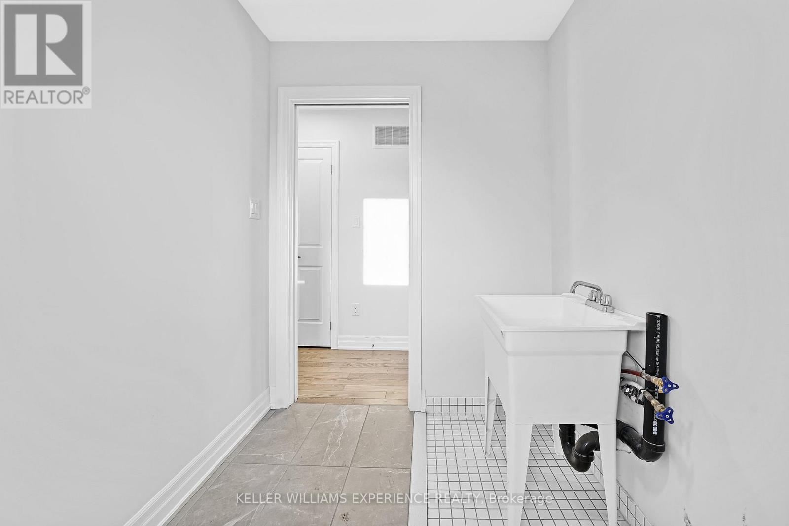 31 Wood Crescent, Essa, Ontario  L3W 0M5 - Photo 25 - N12541282