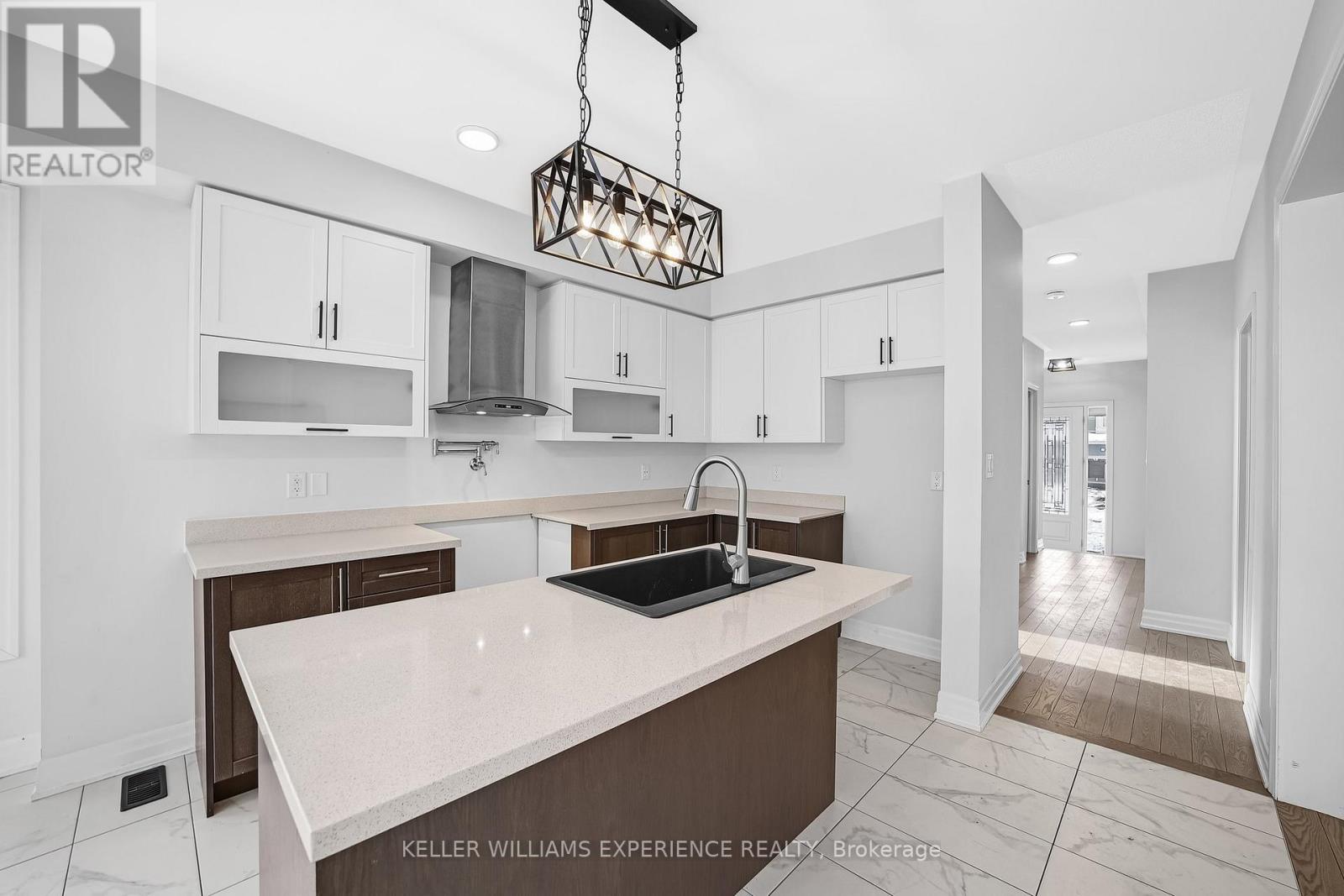 31 Wood Crescent, Essa, Ontario  L3W 0M5 - Photo 9 - N12541282