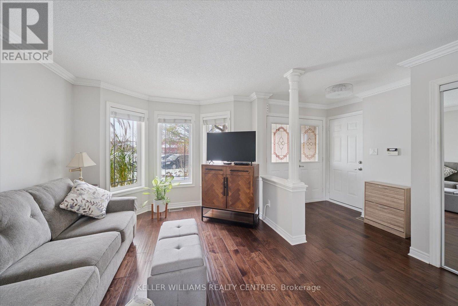 76 Kerfoot Street, Georgina, Ontario  L4P 4H2 - Photo 8 - N12541348