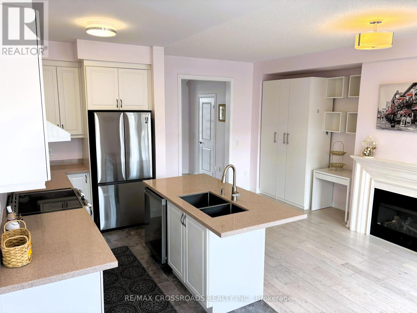 49 Memon Place, Markham, Ontario  L6E 0S1 - Photo 4 - N12541408