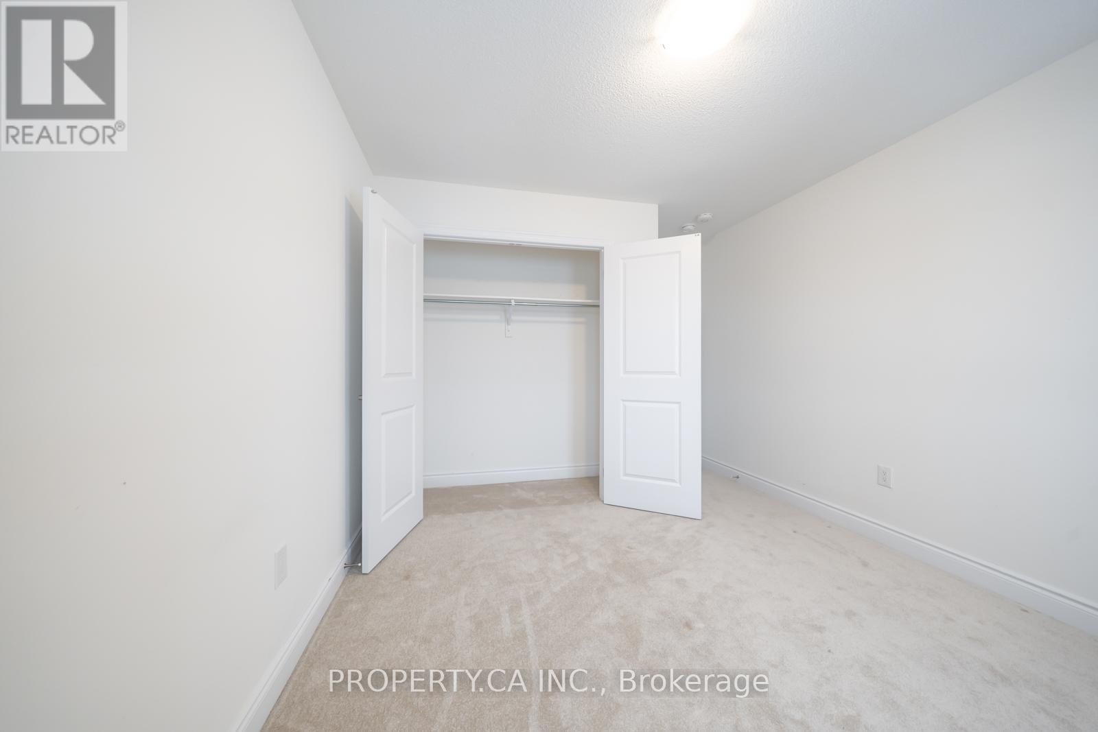 63 Central Square Boulevard, Wasaga Beach, Ontario  L9Z 0L9 - Photo 24 - S12541284