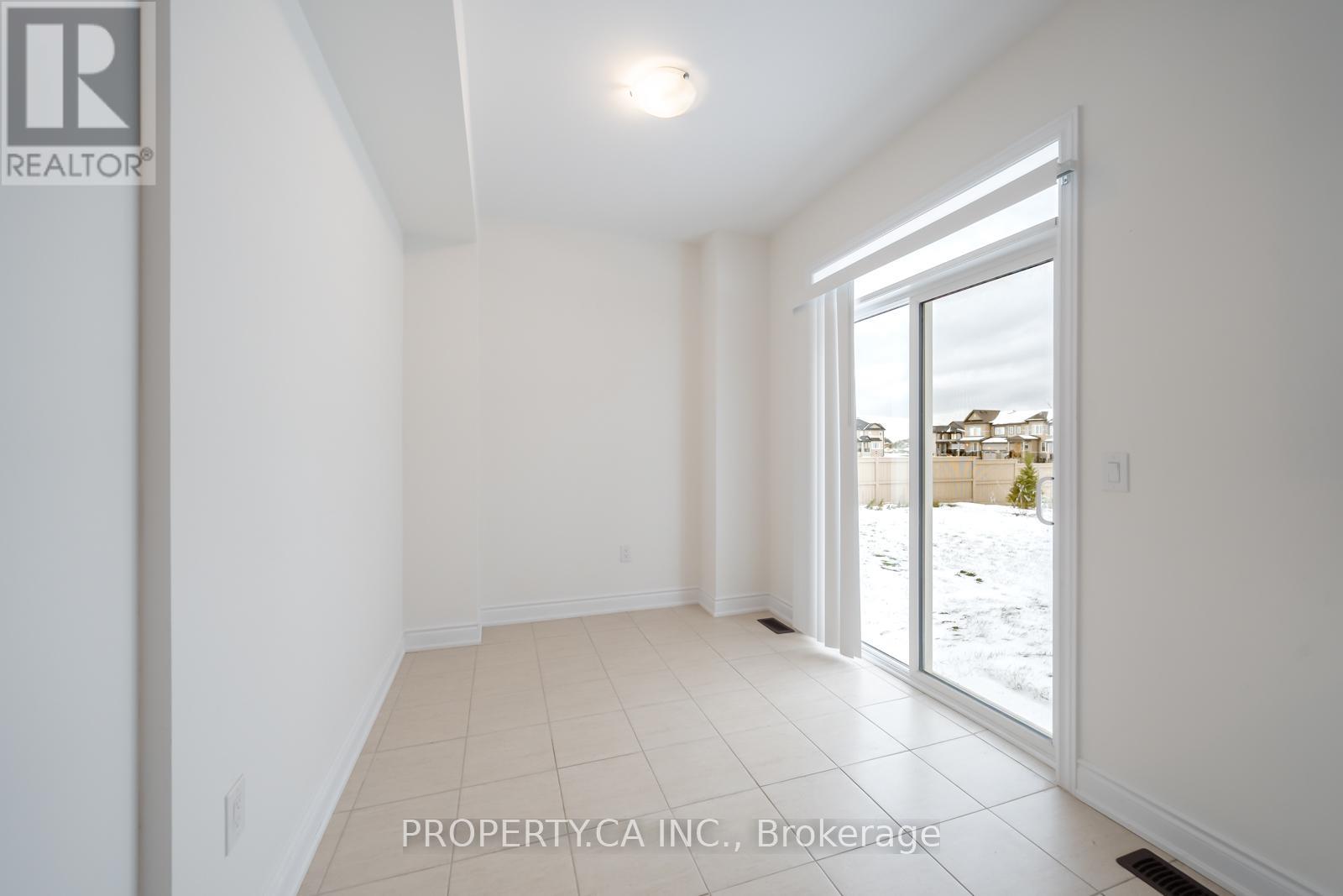 63 Central Square Boulevard, Wasaga Beach, Ontario  L9Z 0L9 - Photo 8 - S12541284