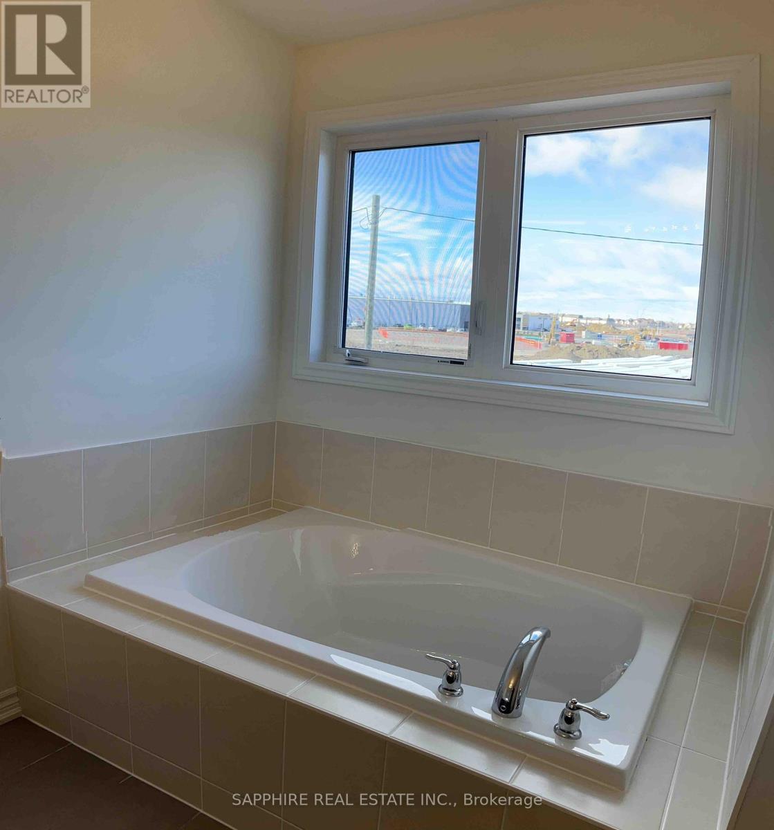 242 Palace Street, Thorold, Ontario  L2V 0N2 - Photo 18 - X12425009