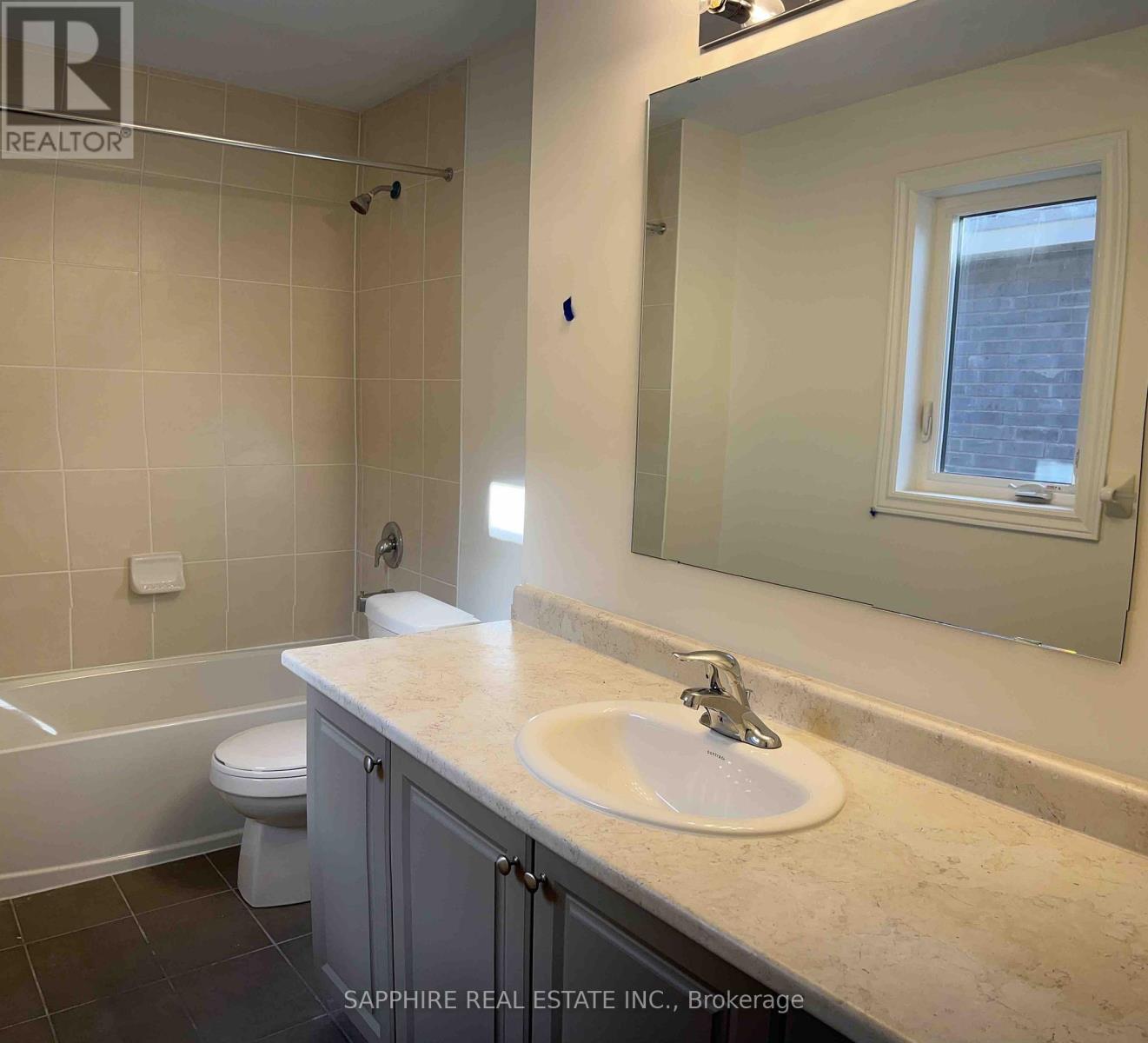 242 Palace Street, Thorold, Ontario  L2V 0N2 - Photo 22 - X12425009