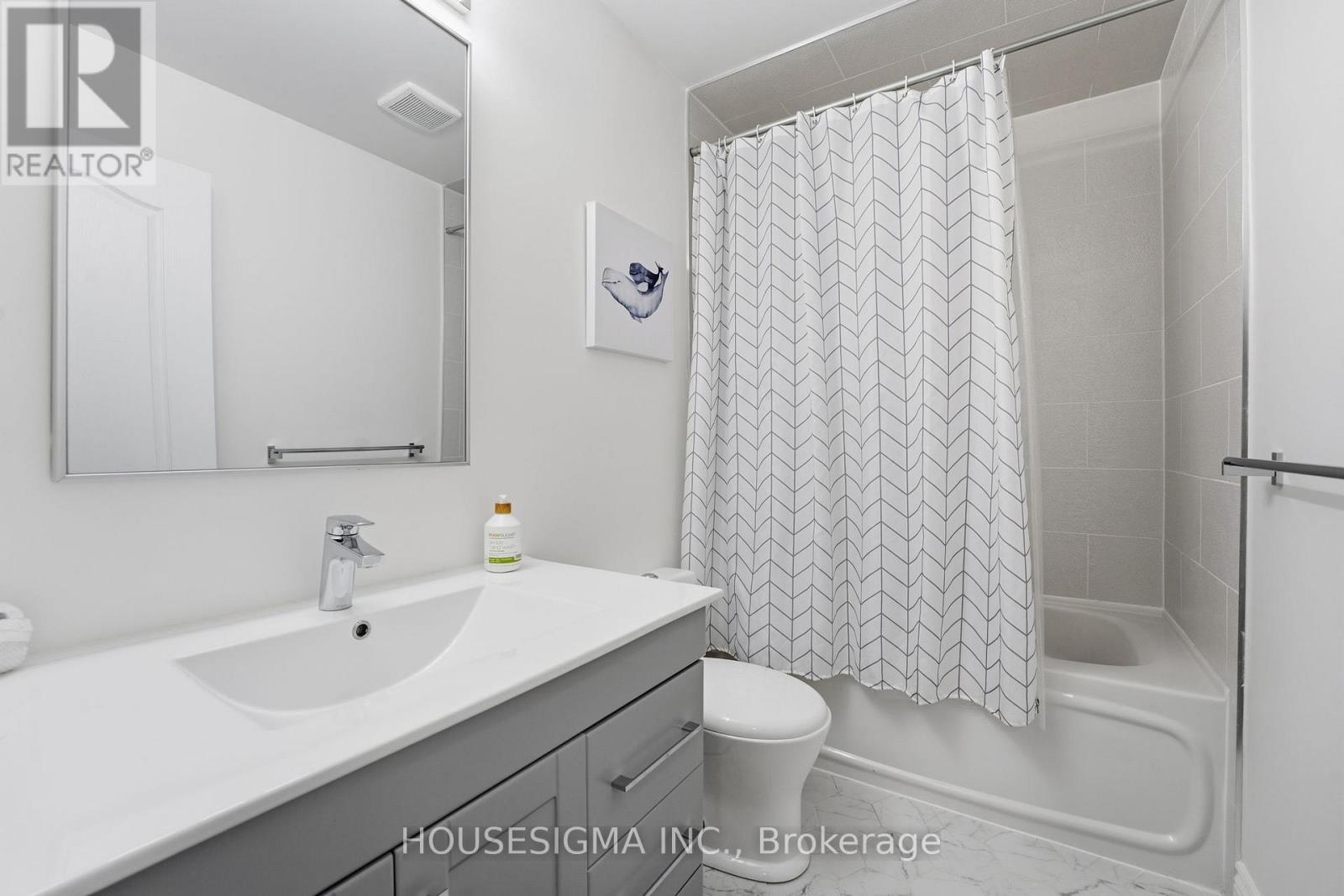 92 Glenmeadow Crescent, Hamilton, Ontario  L8E 6C2 - Photo 22 - X12501018