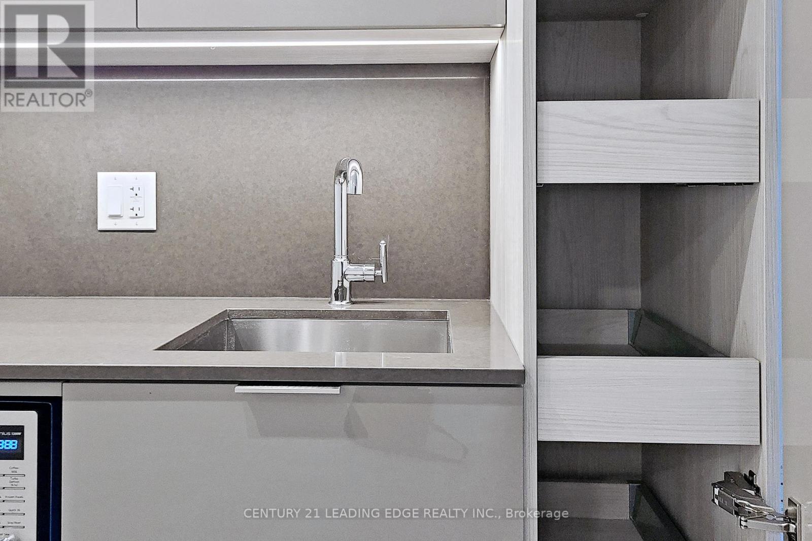 2210 - 28 Freeland Street, Toronto, Ontario  M5E 0E3 - Photo 13 - C12541228