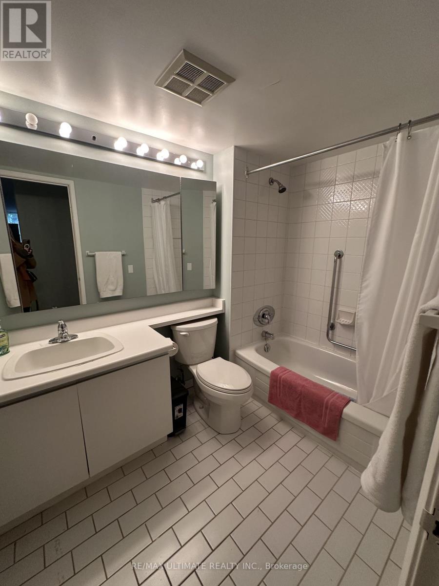 420 - 955 Millwood Road, Toronto, Ontario  M4G 4E3 - Photo 11 - C12536414