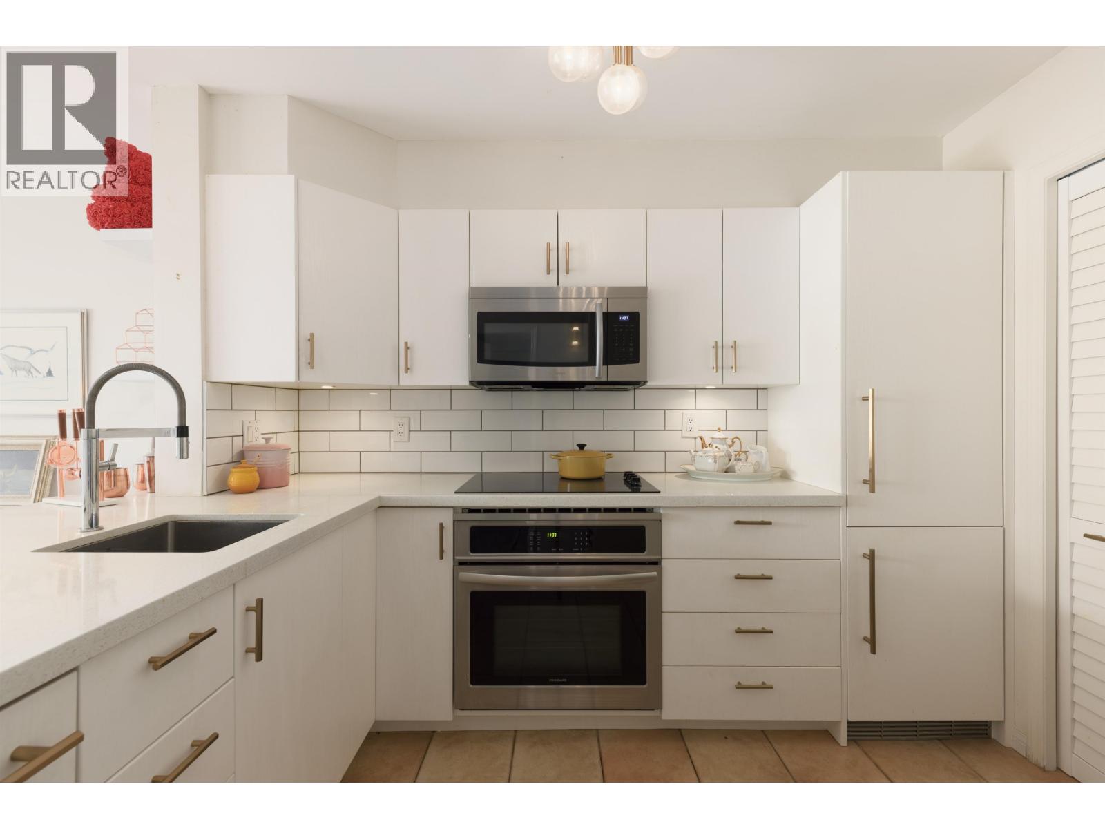 204 2575 W 4th Avenue, Vancouver, British Columbia  V6K 1P5 - Photo 10 - R3066914