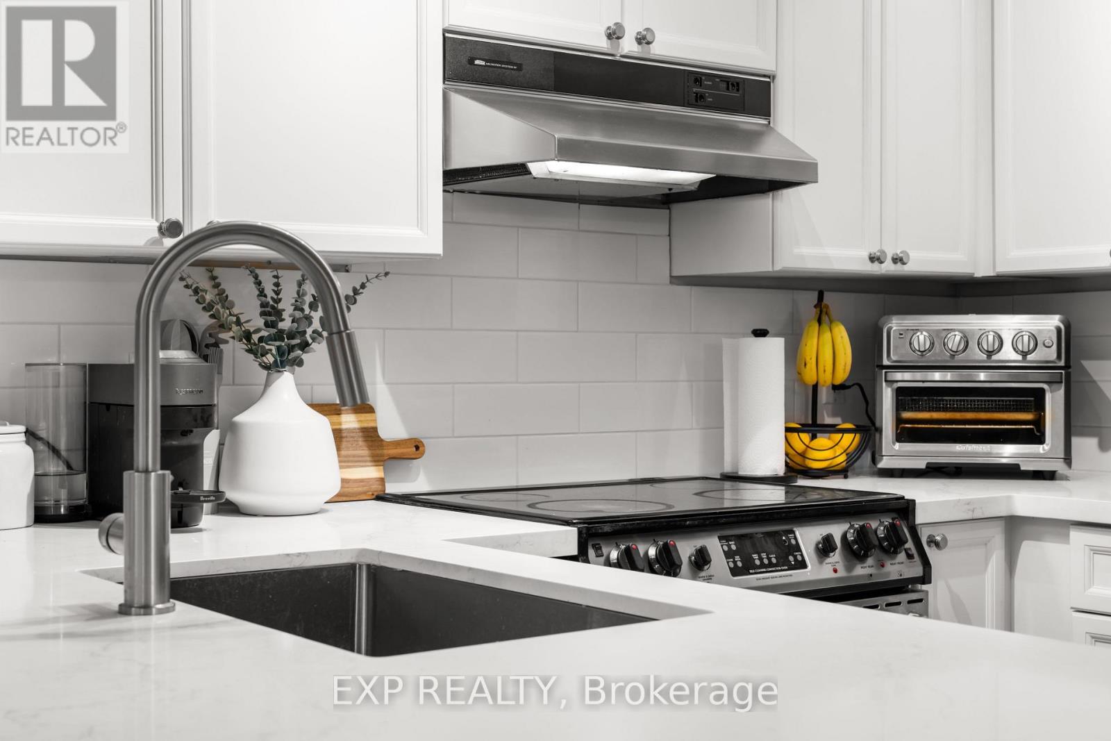 501 - 250 Manitoba Street, Toronto, Ontario  M8Y 4G8 - Photo 8 - W12509336