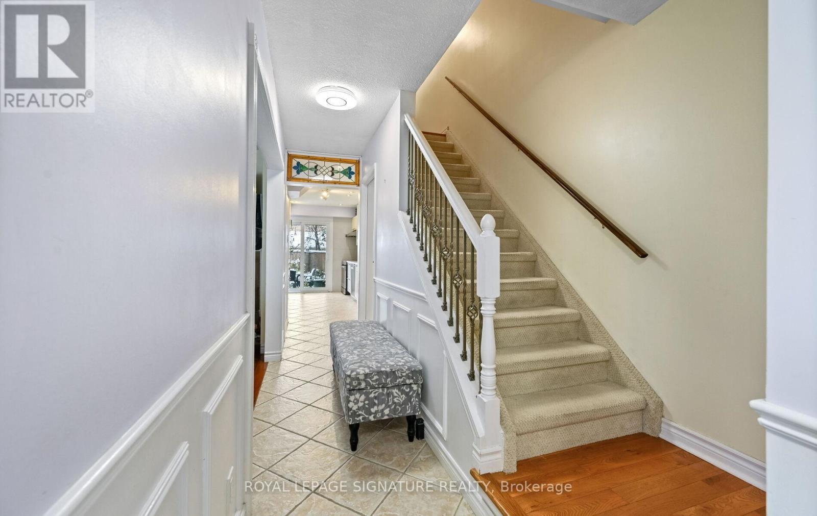 1033 Raintree Lane, Mississauga, Ontario  L5H 4A1 - Photo 5 - W12540716