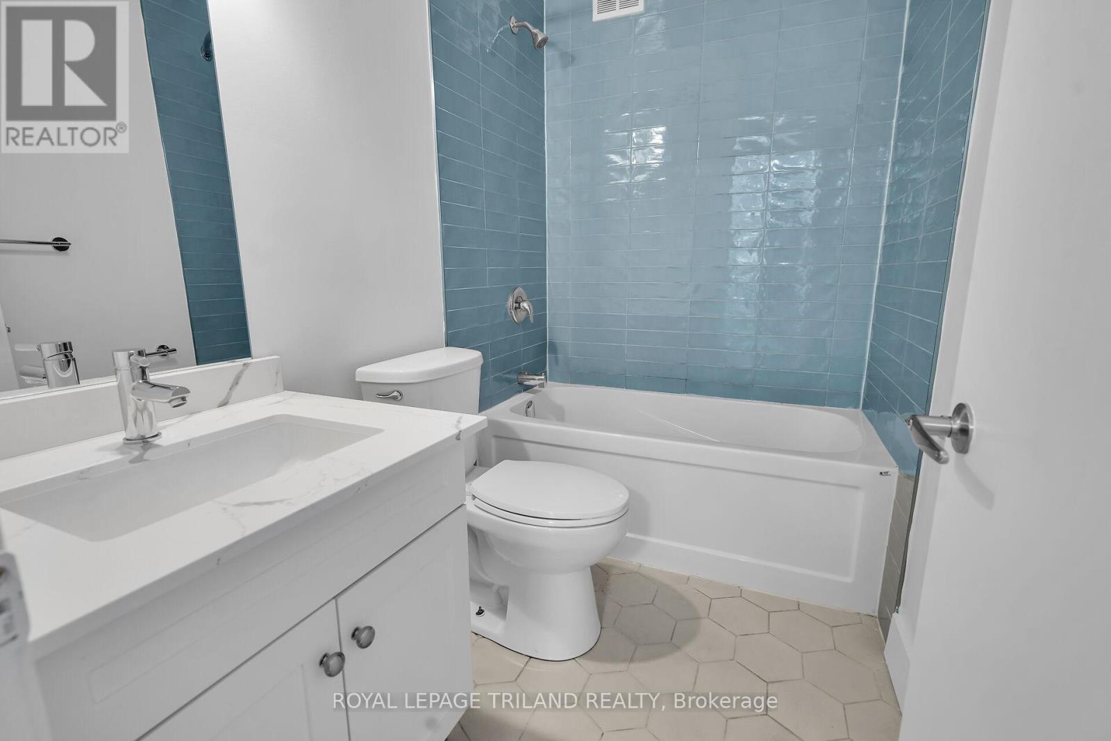 8 - 20 Craig Street, London South, Ontario  N6C 1E8 - Photo 9 - X12541480