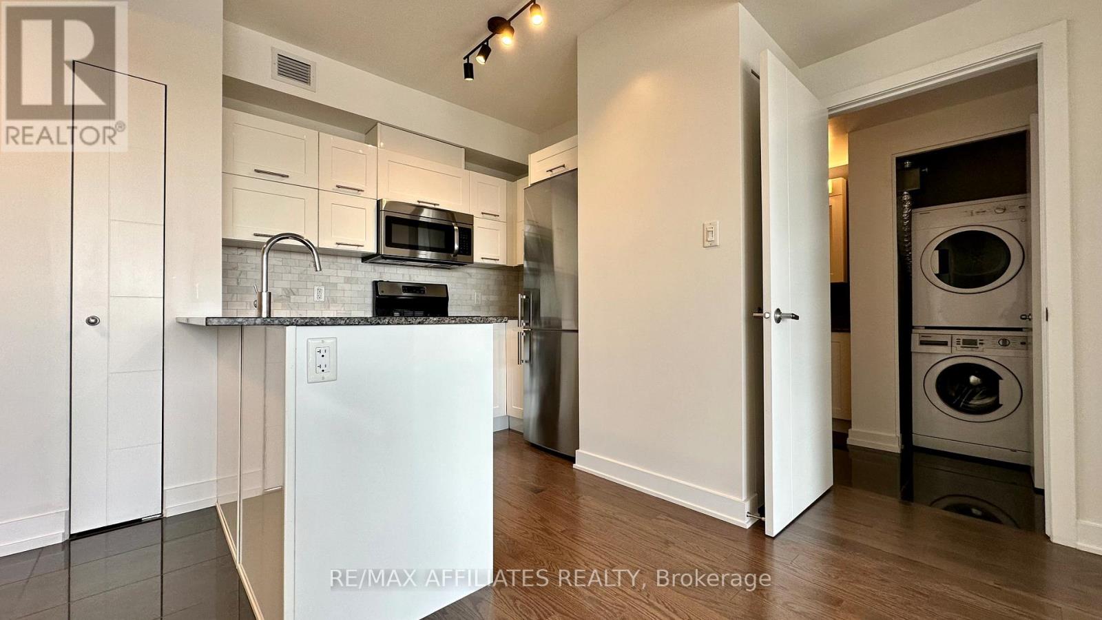 1706 - 40 Nepean Street, Ottawa, Ontario  K2P 0X5 - Photo 14 - X12461650