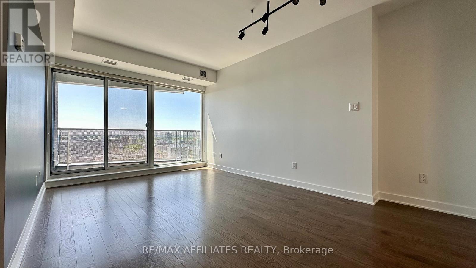 1706 - 40 Nepean Street, Ottawa, Ontario  K2P 0X5 - Photo 18 - X12461650