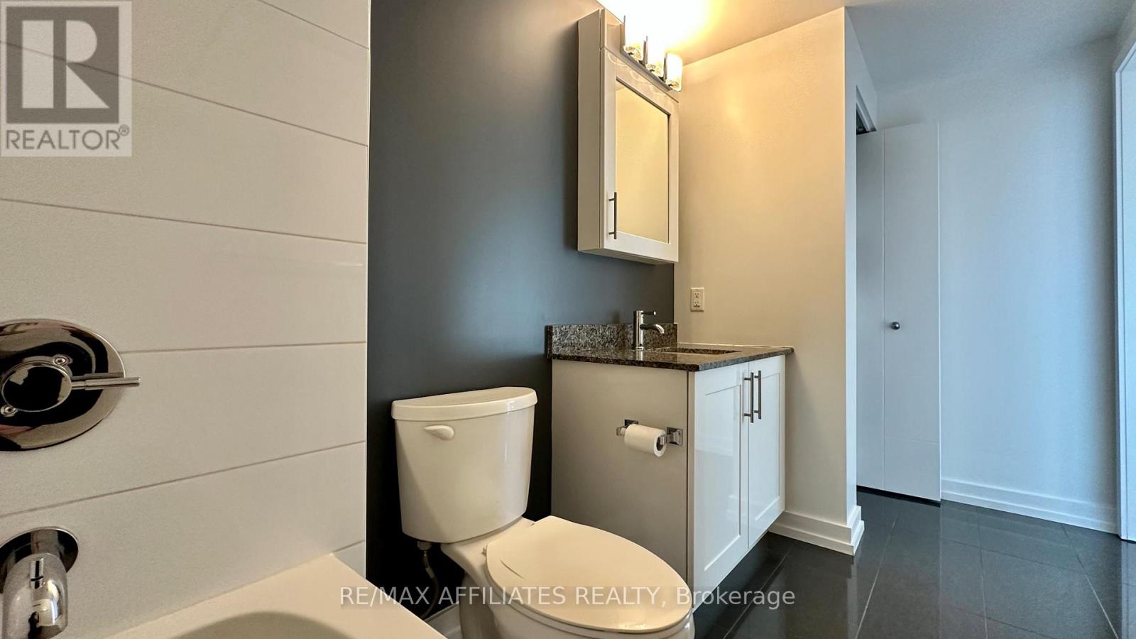 1706 - 40 Nepean Street, Ottawa, Ontario  K2P 0X5 - Photo 21 - X12461650