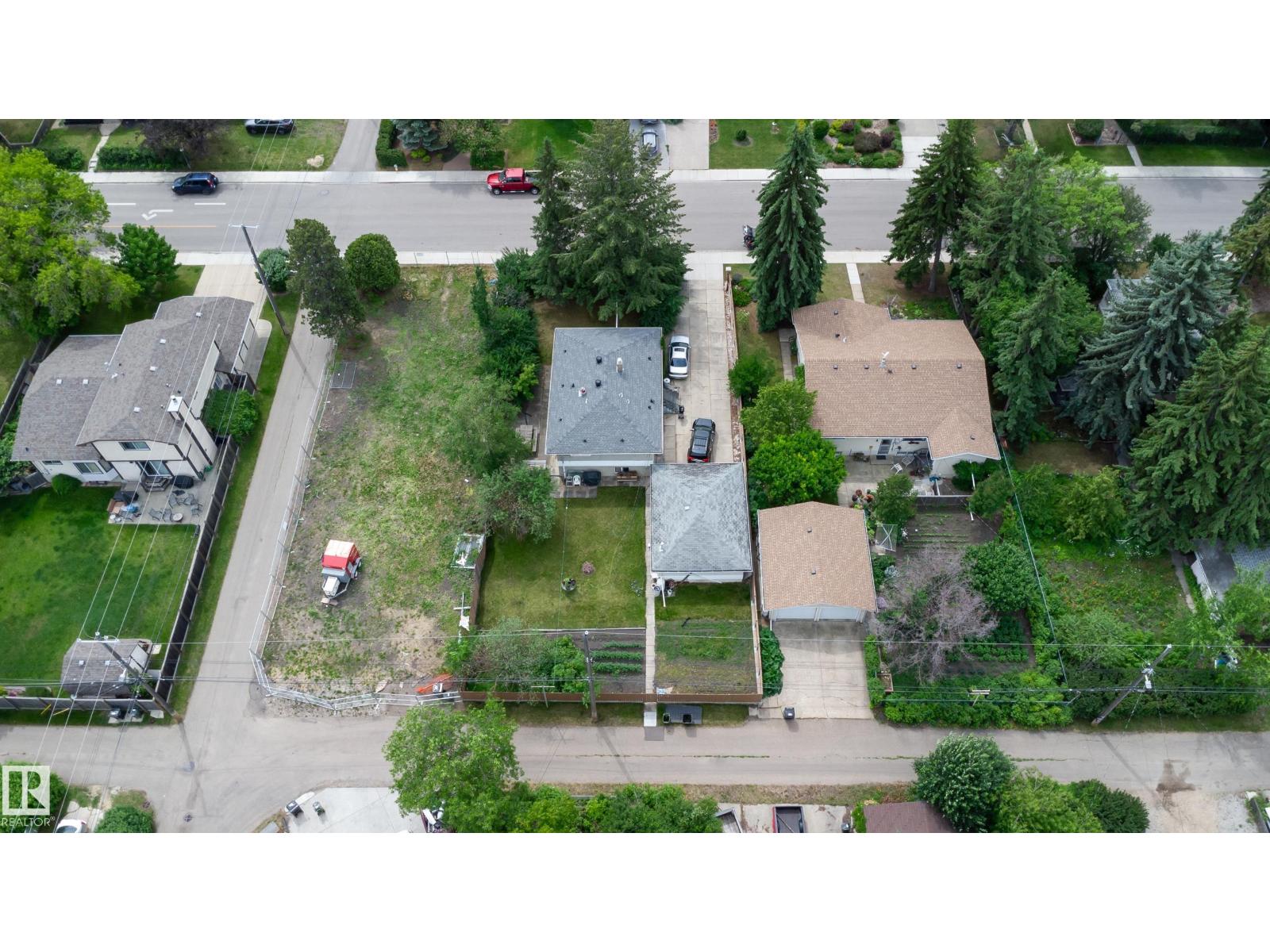 8316 73 AV NW, Edmonton, Alberta